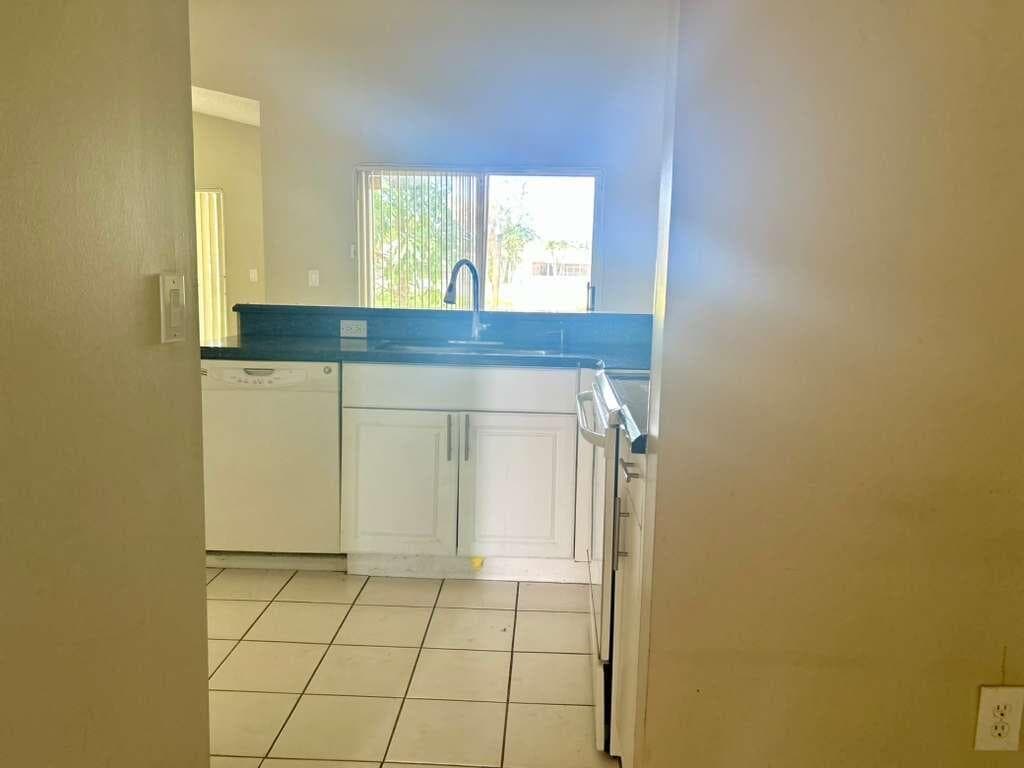 2585 NW 79th Avenue, Margate, FL 33063 — photo 10 of 31