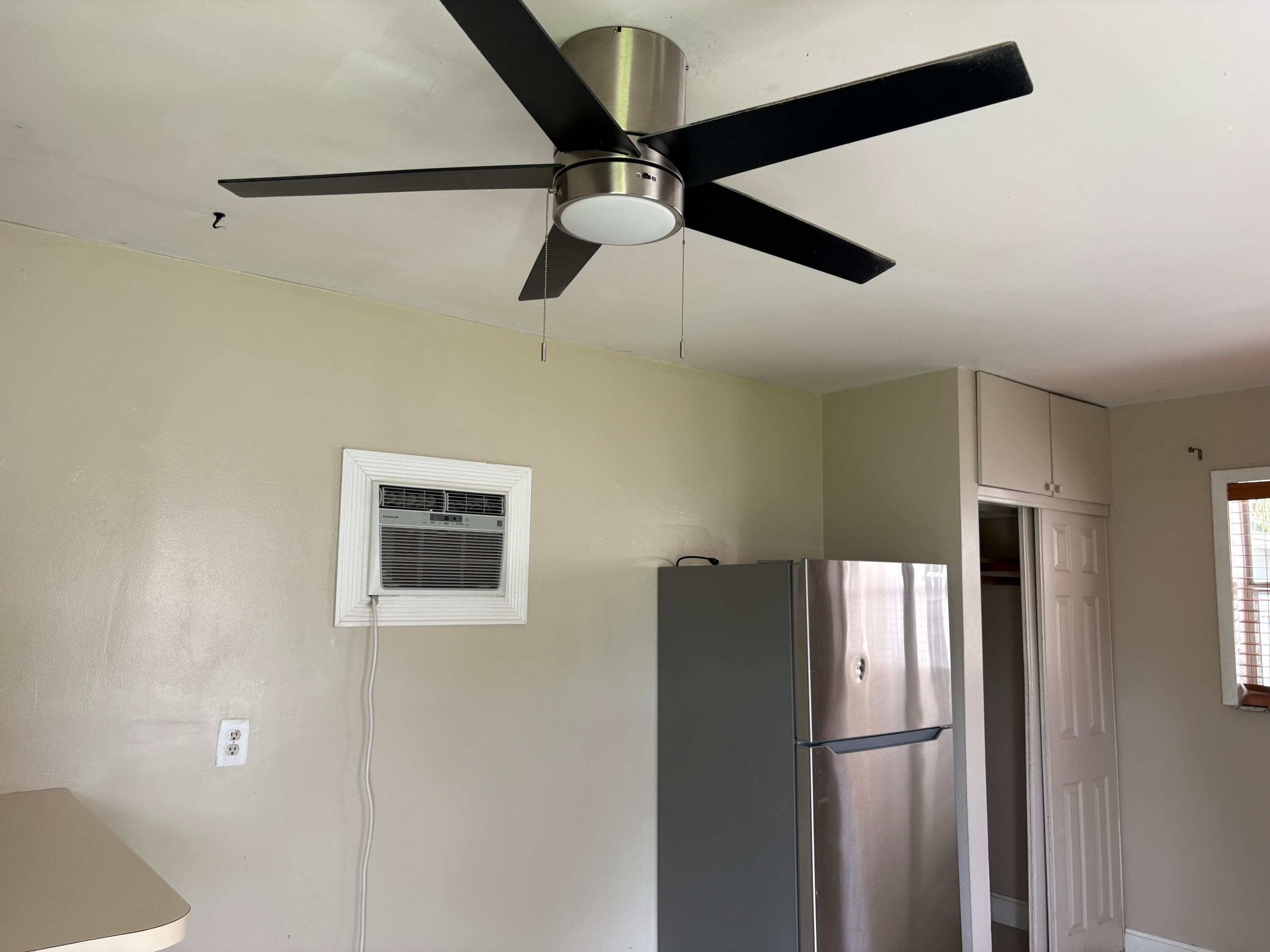 706 Glenn Parkway Rear, Hollywood, FL 33021 — photo 2 of 6