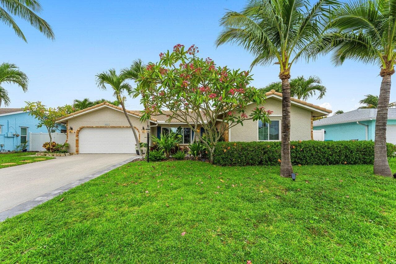 2527 SW 12th Street, Boynton Beach, FL 33426 — photo 2 of 48