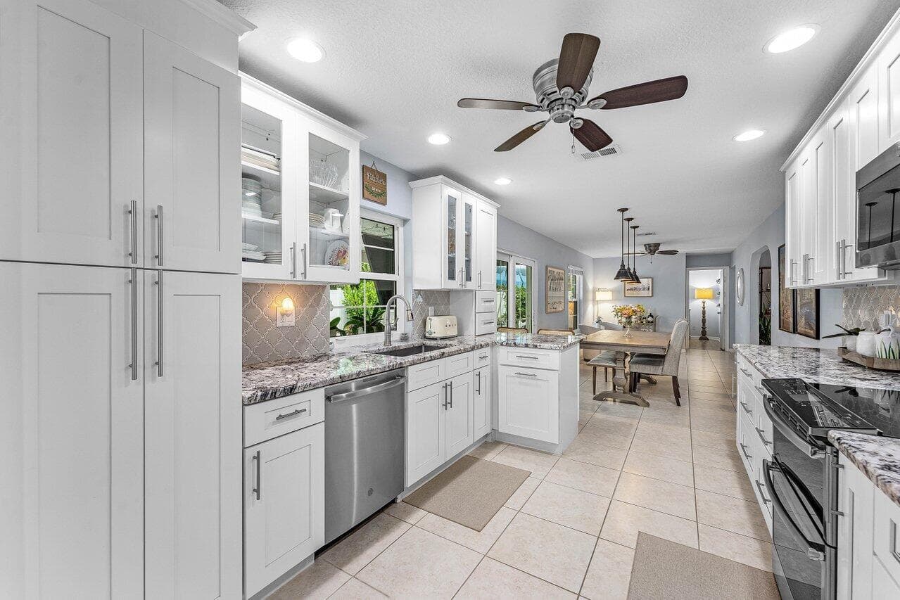 2527 SW 12th Street, Boynton Beach, FL 33426 — photo 21 of 48