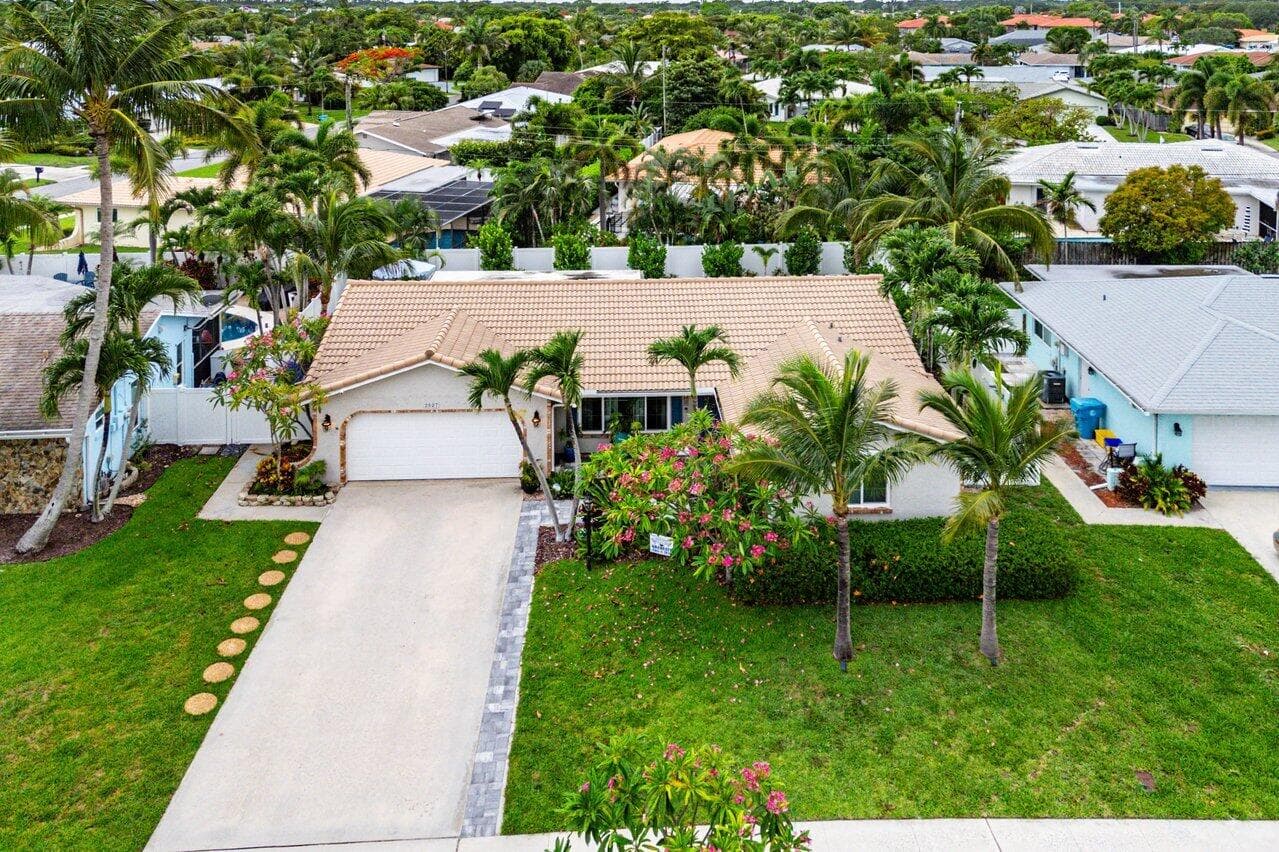 2527 SW 12th Street, Boynton Beach, FL 33426 — photo 38 of 48