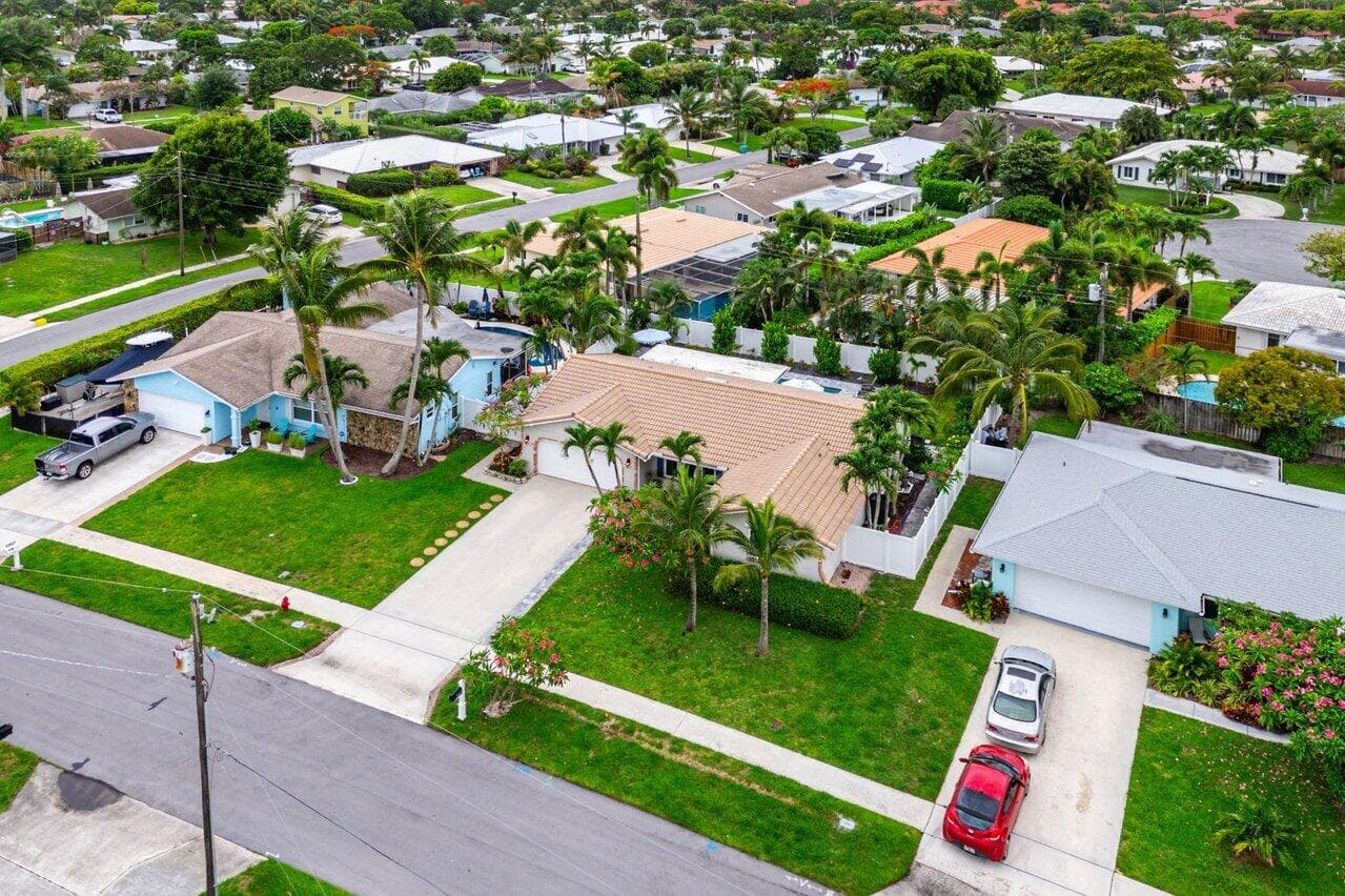 2527 SW 12th Street, Boynton Beach, FL 33426 — photo 41 of 48