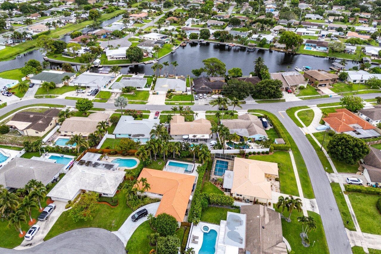 2527 SW 12th Street, Boynton Beach, FL 33426 — photo 45 of 48