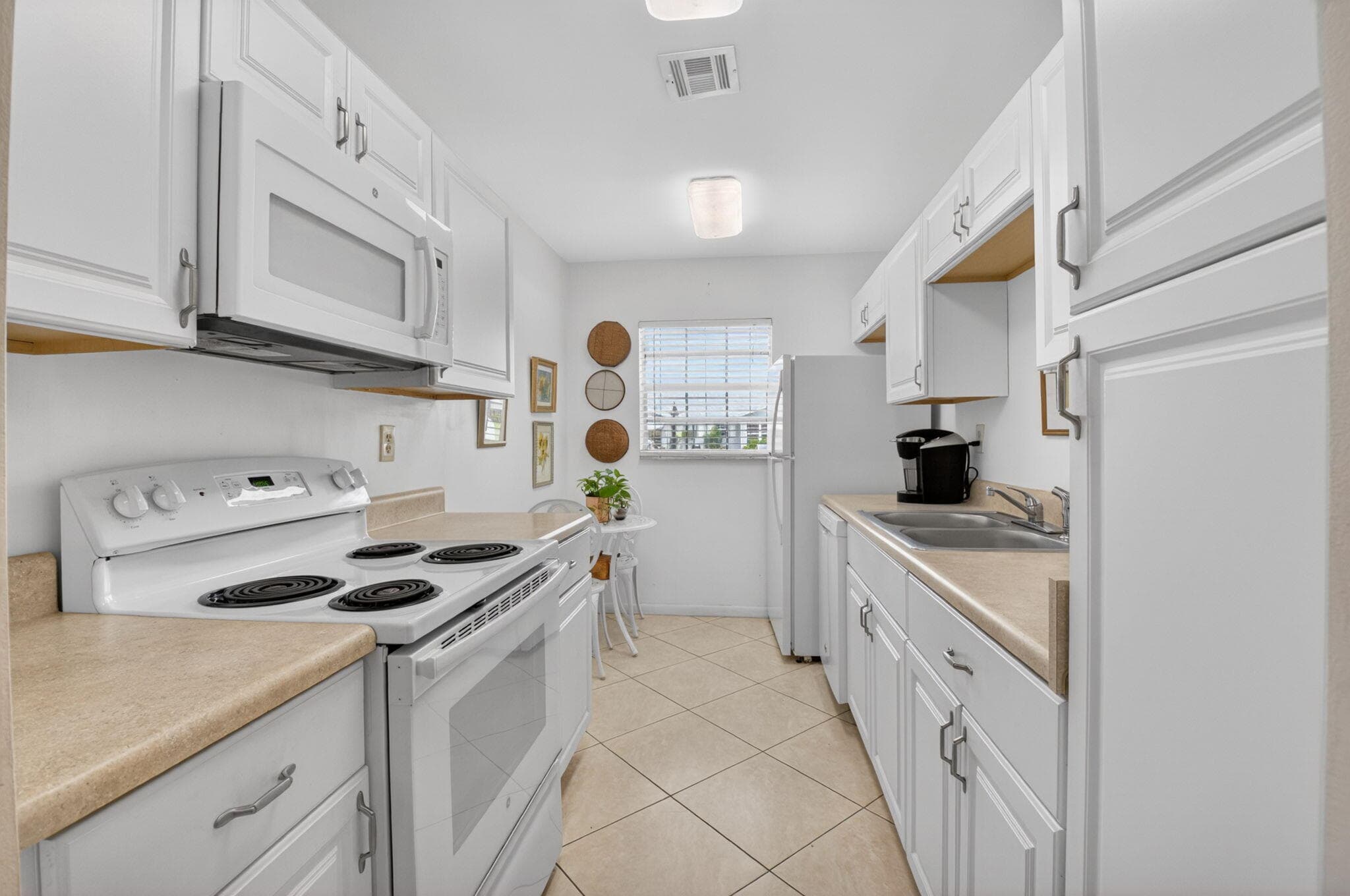14579 Canalview Drive B, Delray Beach, FL 33484 — photo 11 of 35