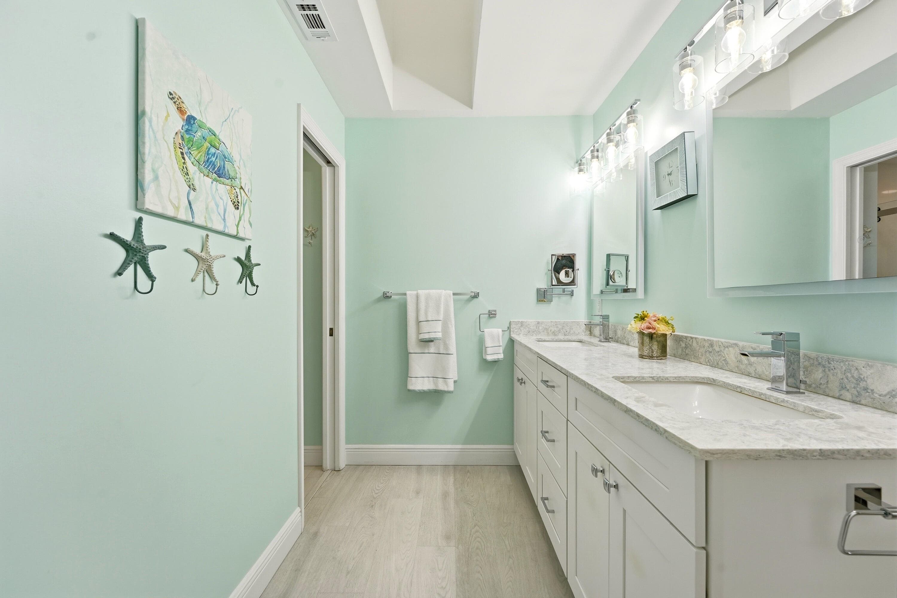 6786 SE Yorktown Drive, Hobe Sound, FL 33455 — photo 18 of 27