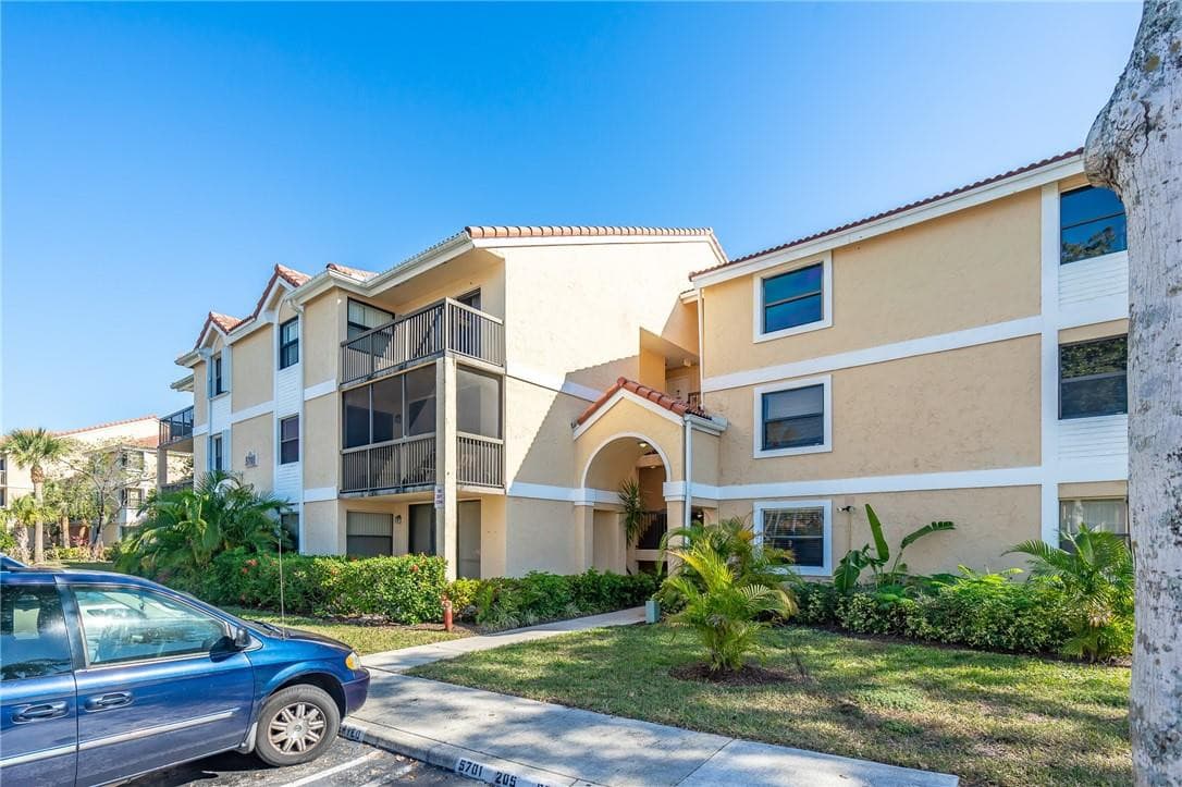 5701 Riverside Drive 106b6, Coral Springs, FL 33067 — photo