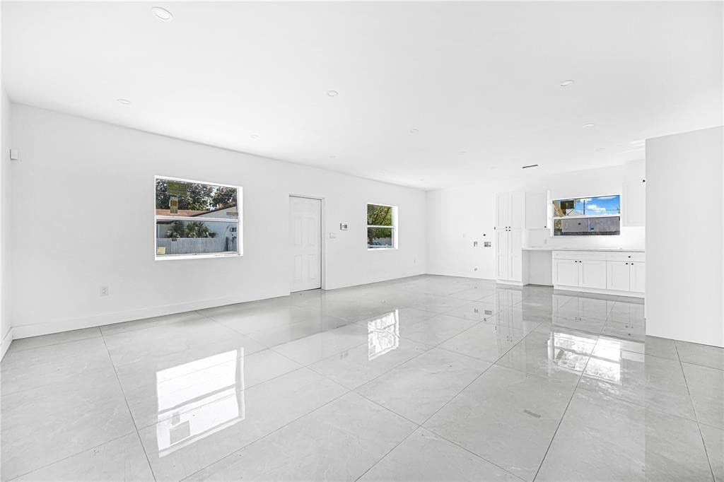 7990 NW 8th Avenue, Miami, FL 33150 — photo 7 of 37