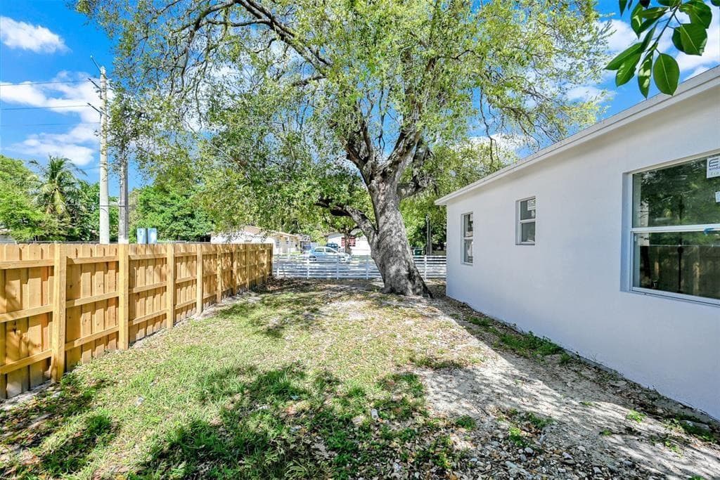 7990 NW 8th Avenue, Miami, FL 33150 — photo 36 of 37