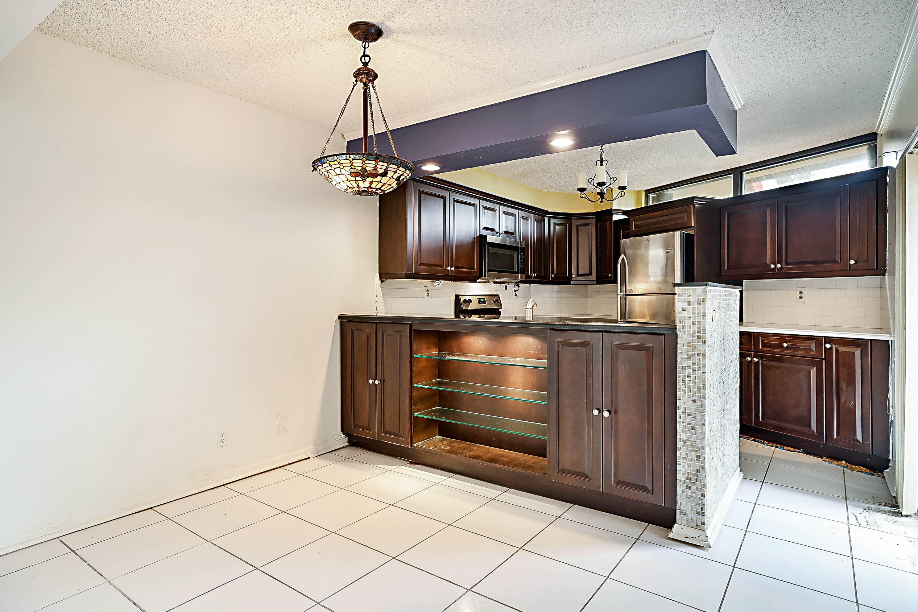 3665 Victoria Drive, West Palm Beach, FL 33406 — photo 7 of 31