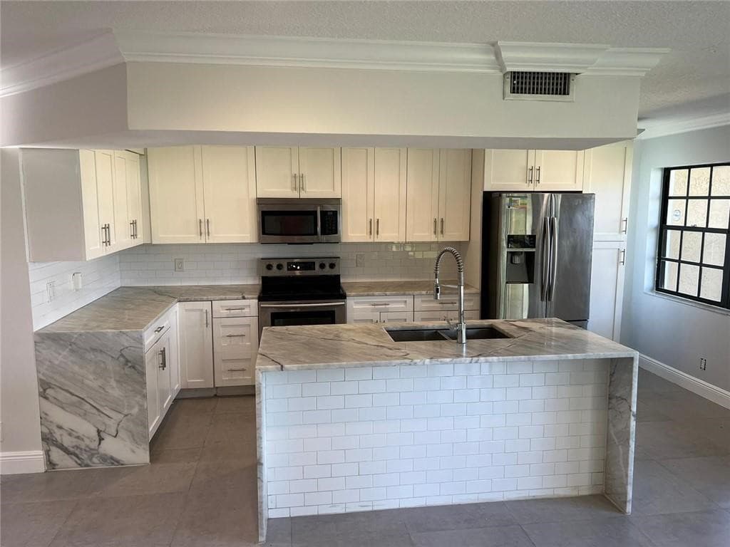 9015 W Sunrise Boulevard, Plantation, FL 33322 — photo 1 of 28