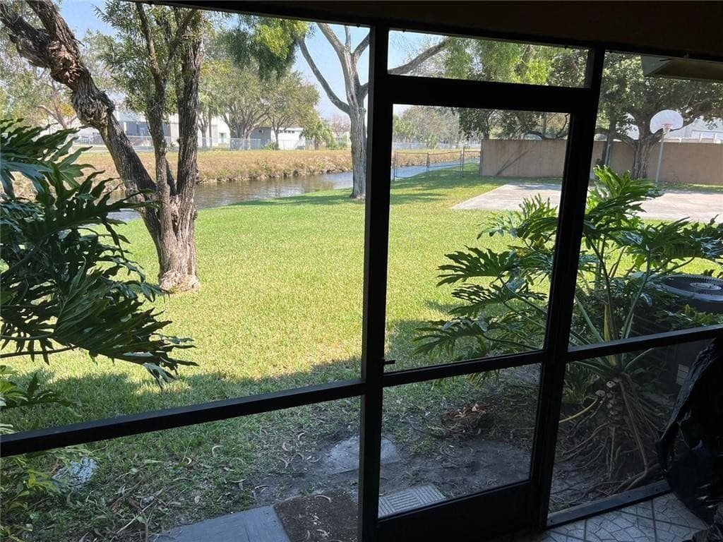 9015 W Sunrise Boulevard, Plantation, FL 33322 — photo 10 of 28