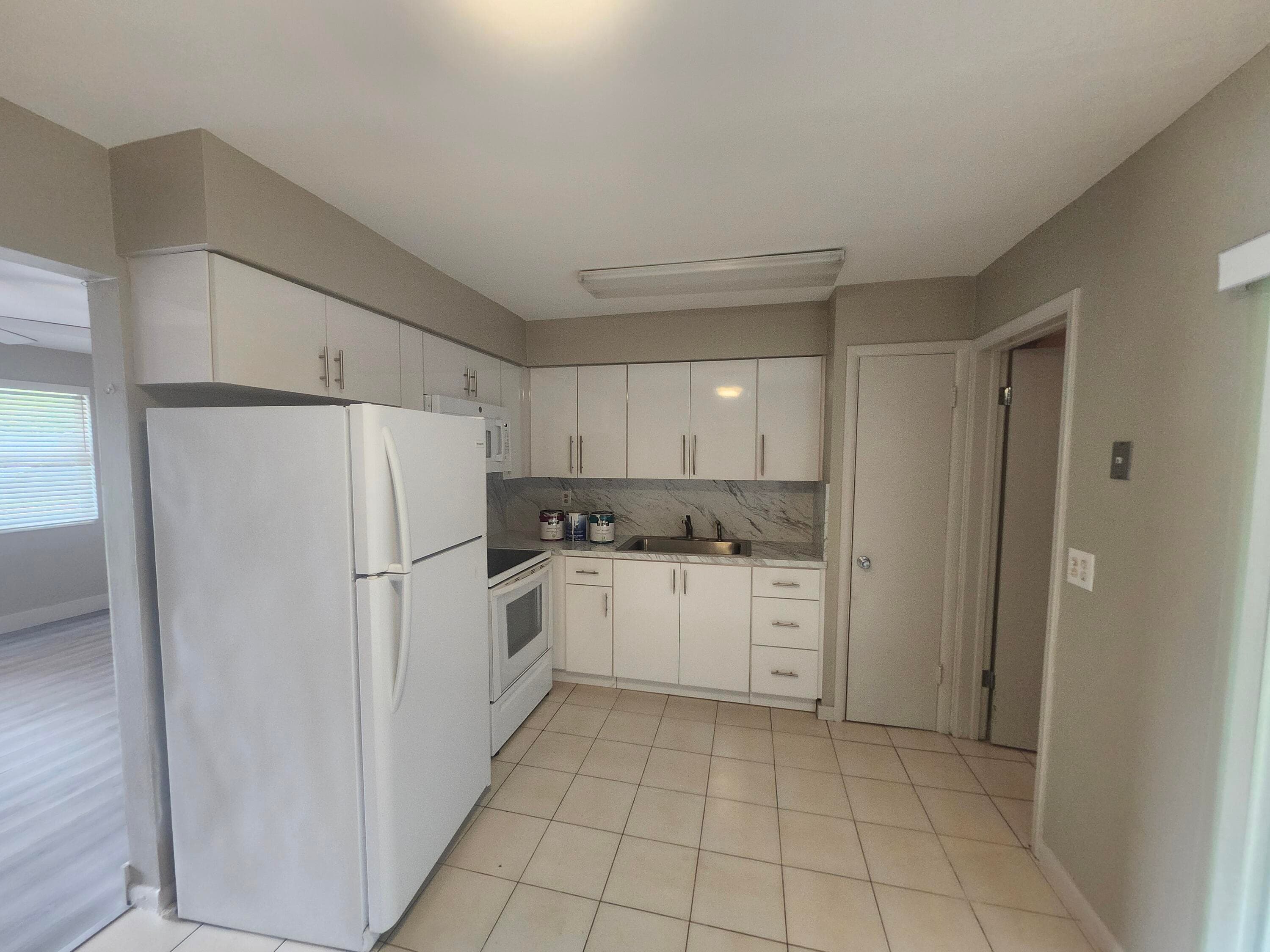4972 SW 93rd Avenue SW, Cooper City, FL 33328 — photo 4 of 10