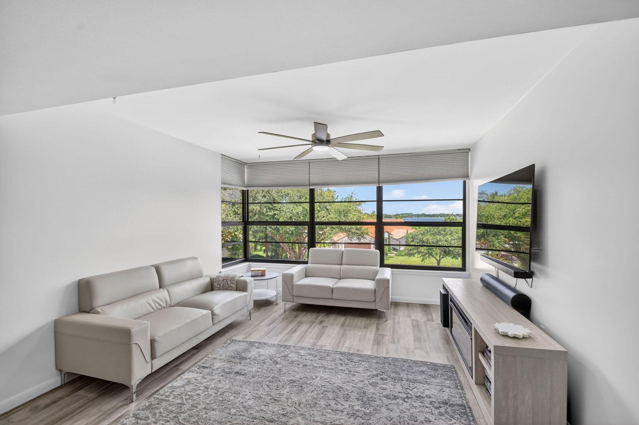 3516 Whitehall Drive 301, West Palm Beach, FL 33401 — photo 19 of 55