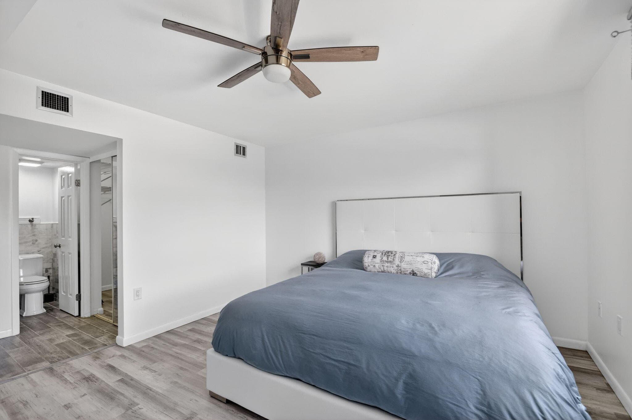 3516 Whitehall Drive 301, West Palm Beach, FL 33401 — photo 29 of 55