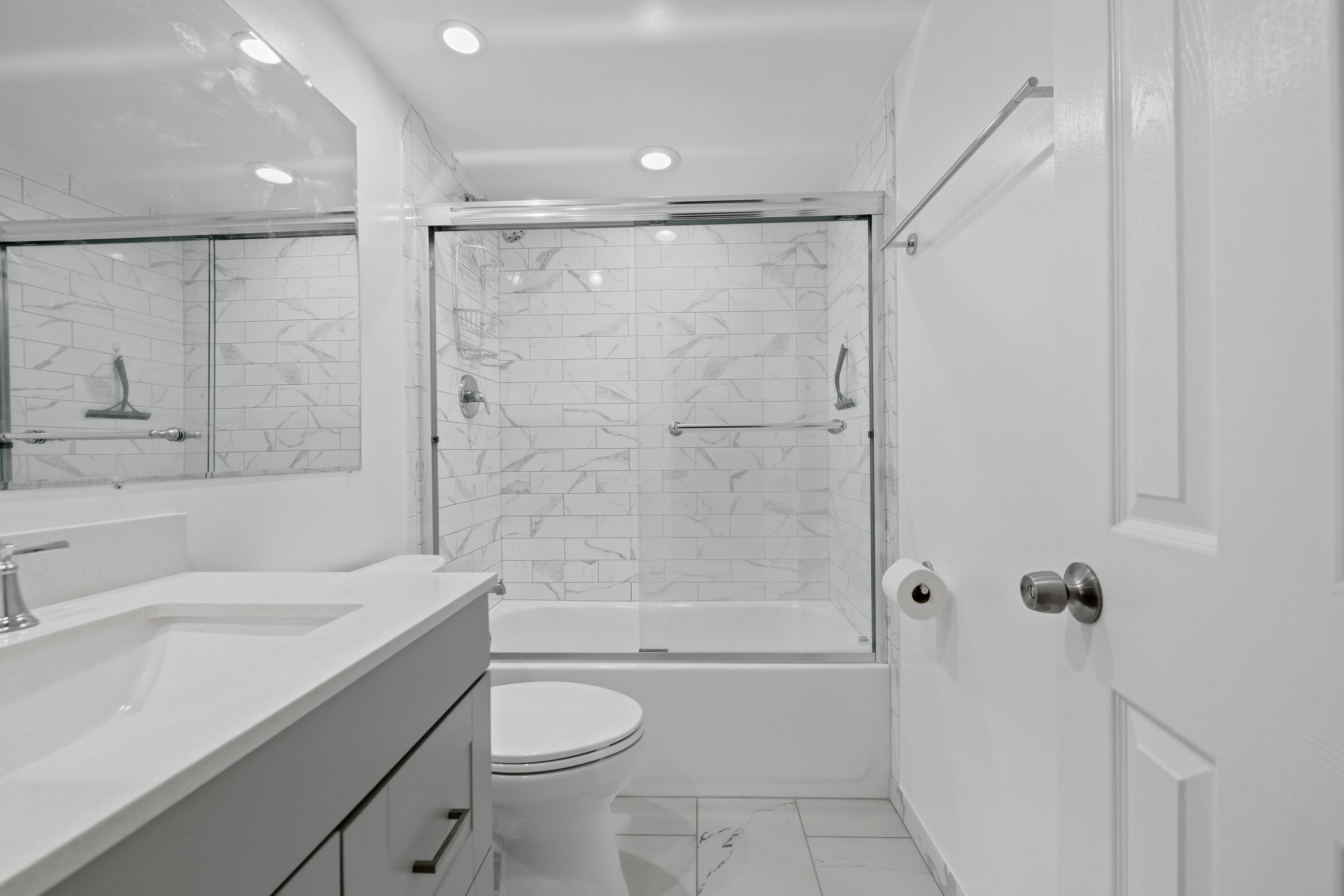 720 Orton Avenue 402, Fort Lauderdale, FL 33304 — photo 13 of 30
