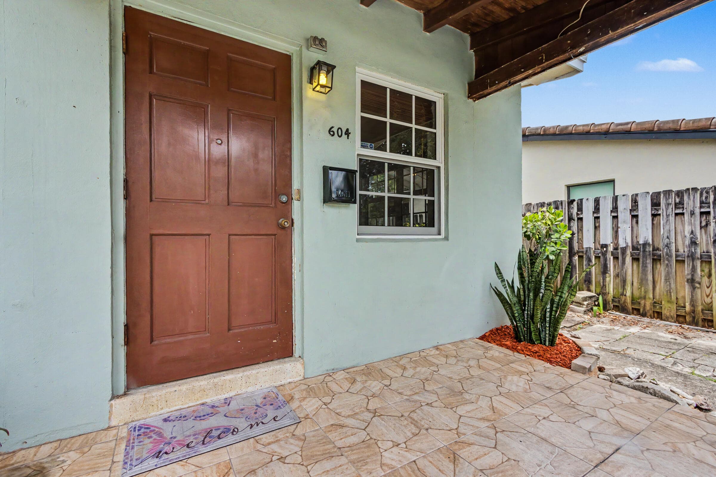 604 NE 14th Place, Fort Lauderdale, FL 33304 — photo 2 of 48