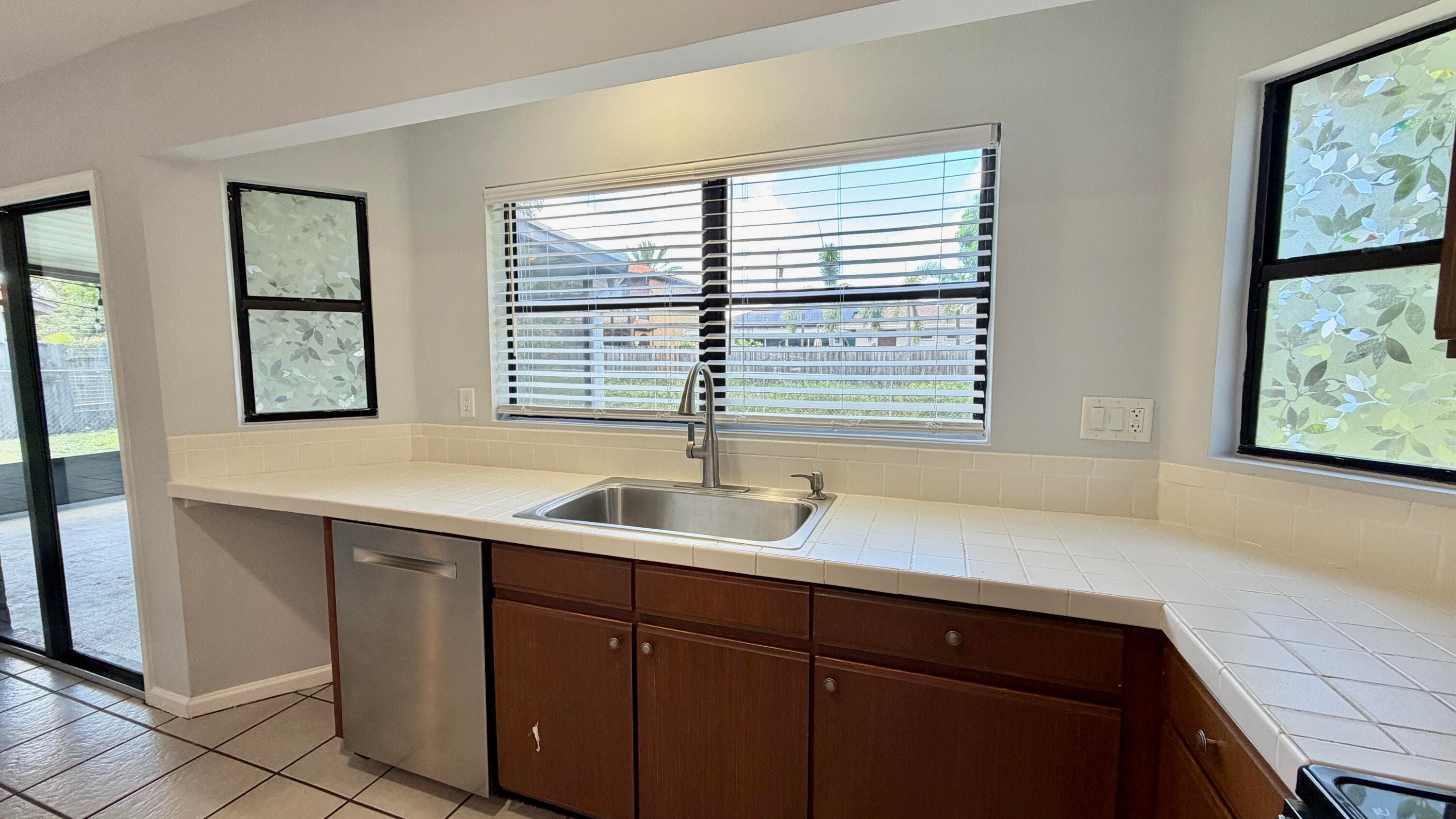 6048 Garrett Street, Jupiter, FL 33458 — photo 15 of 101