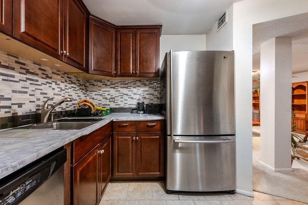 3680 Inverrary Drive 1v, Lauderhill, FL 33319 — photo 19 of 35