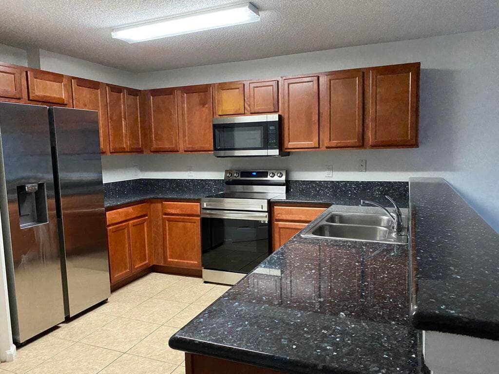 925 Imperial Lake Road, West Palm Beach, FL 33413 — photo 3 of 17