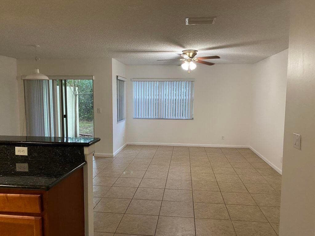 925 Imperial Lake Road, West Palm Beach, FL 33413 — photo 4 of 17