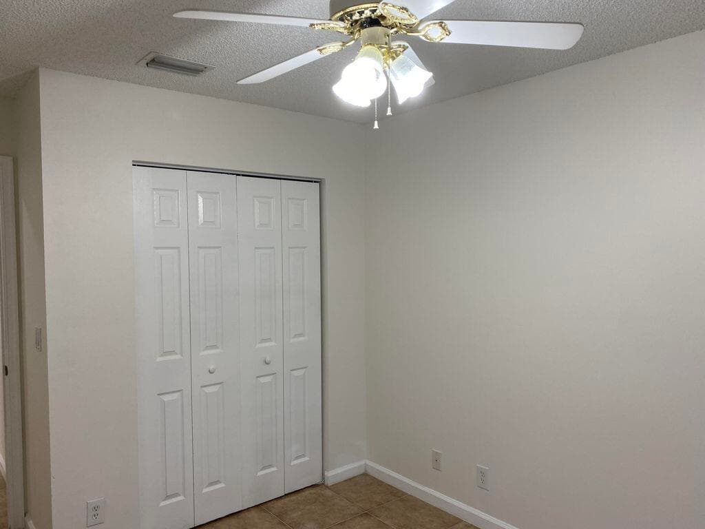 925 Imperial Lake Road, West Palm Beach, FL 33413 — photo 7 of 17