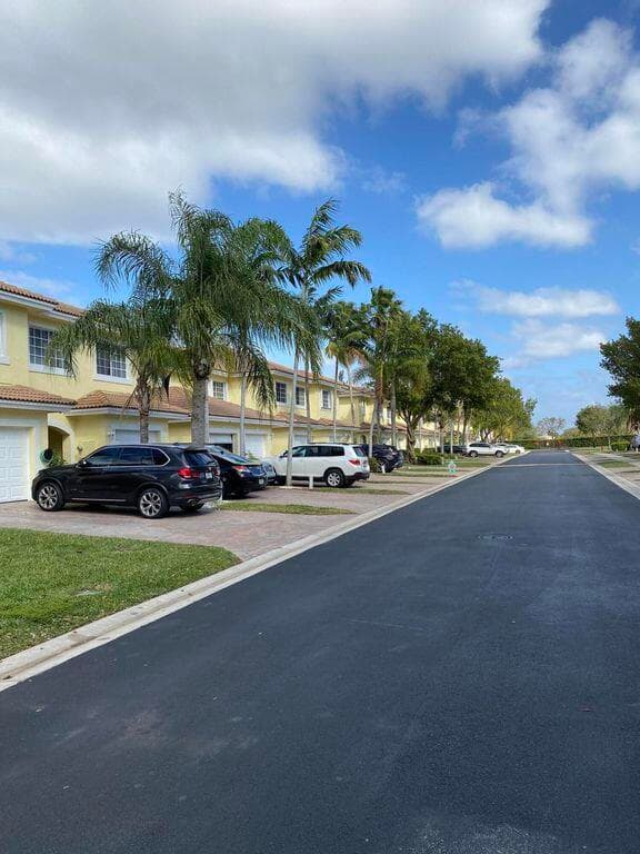 925 Imperial Lake Road, West Palm Beach, FL 33413 — photo 16 of 17