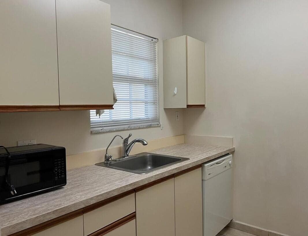 660 Cypress Club Way L11, Deerfield Beach, FL 33064 — photo 5 of 14