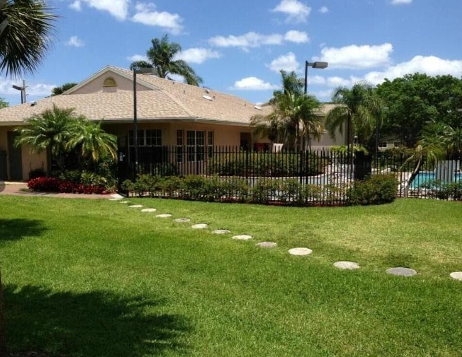 660 Cypress Club Way L11, Deerfield Beach, FL 33064 — photo 11 of 14