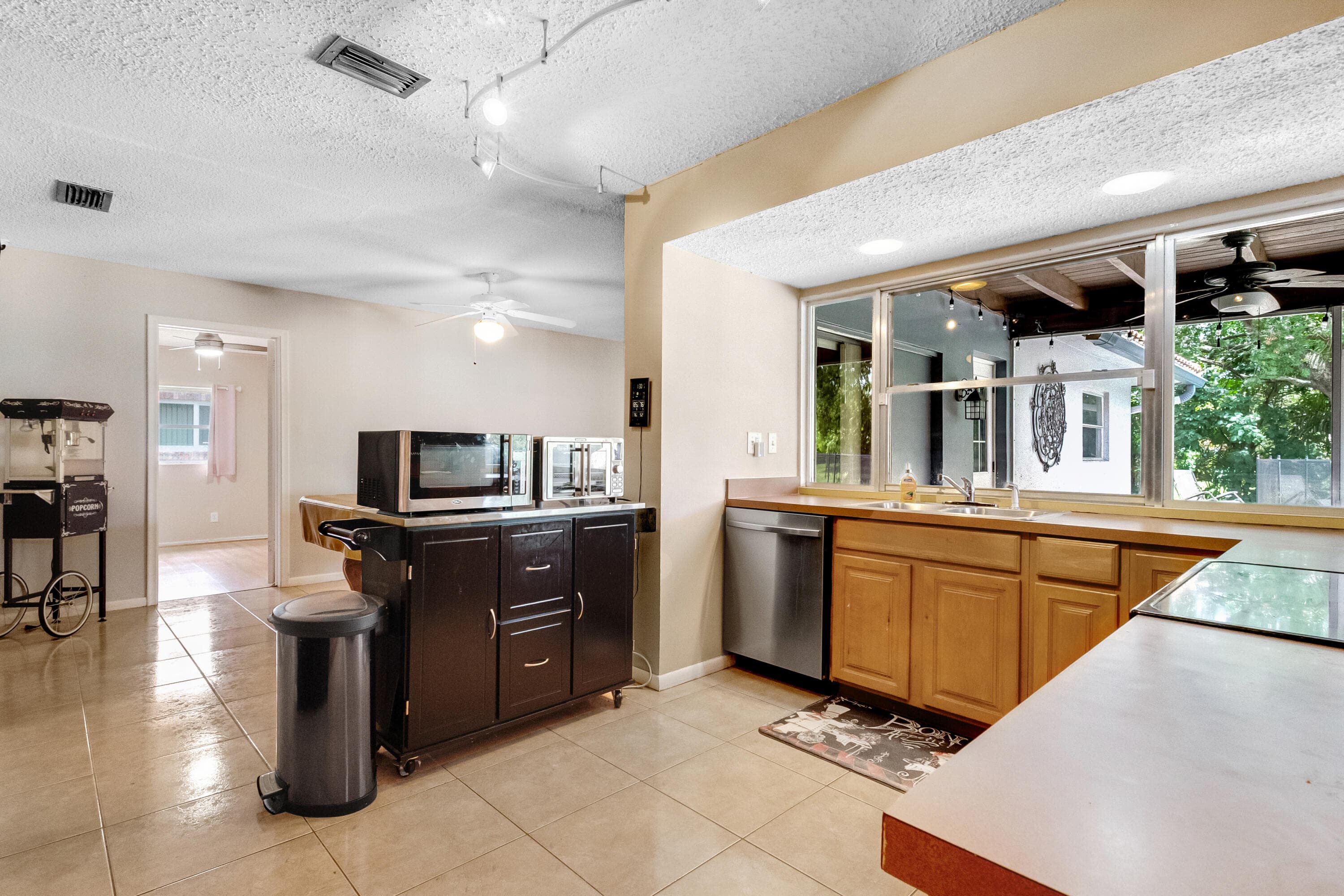 10875 NW 40th Street, Coral Springs, FL 33065 — photo 18 of 77