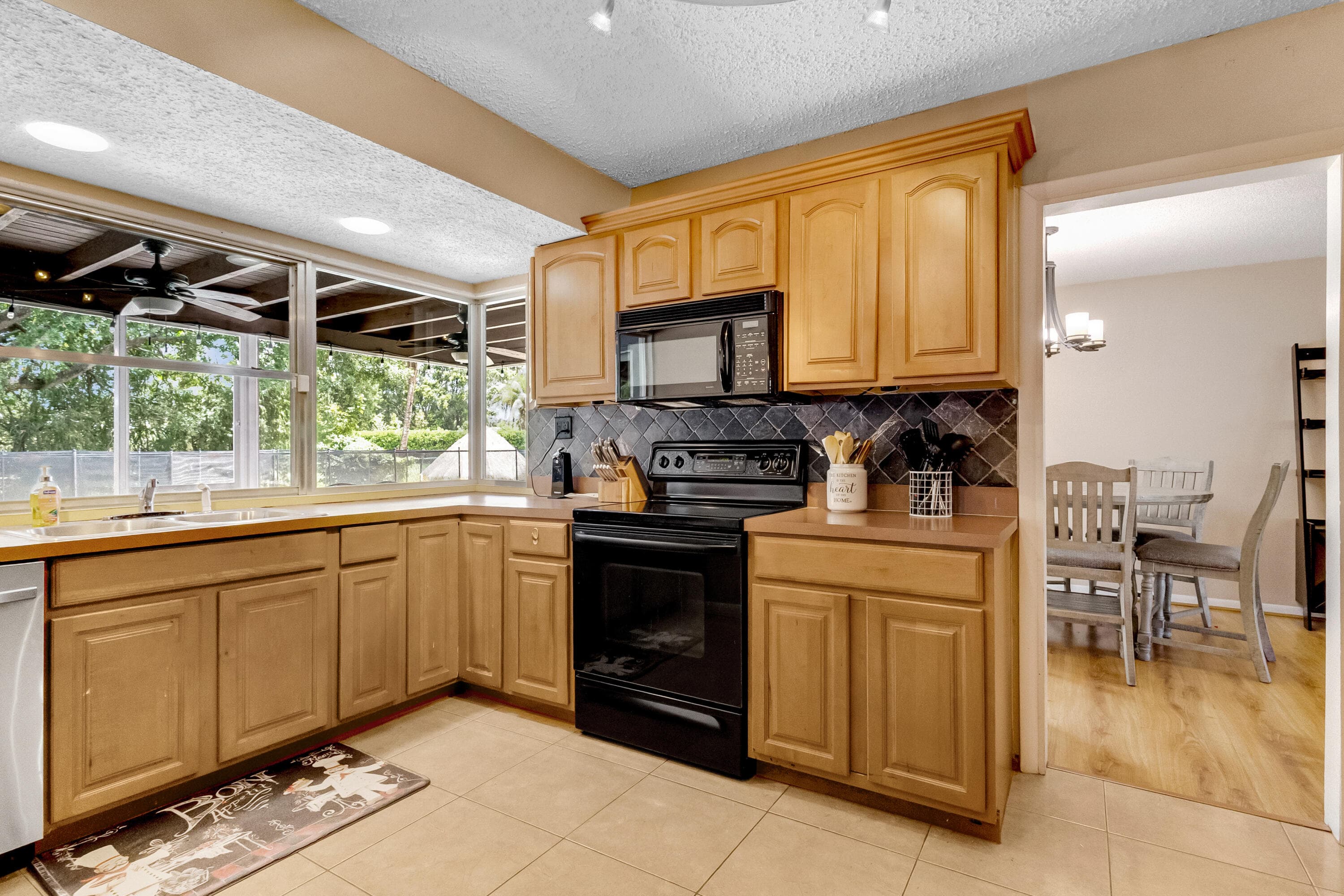 10875 NW 40th Street, Coral Springs, FL 33065 — photo 21 of 77