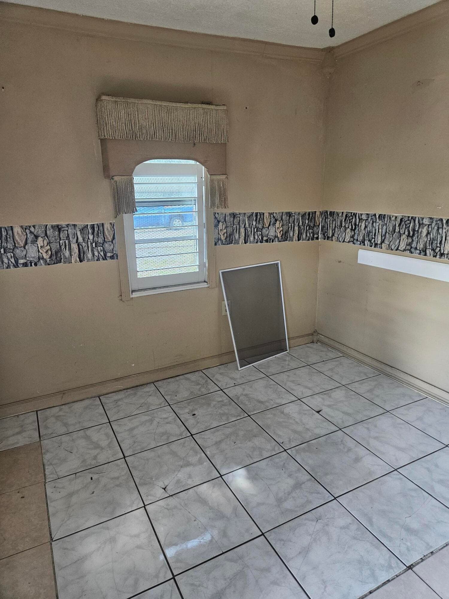 516 N 21st Street, Fort Pierce, FL 34950 — photo 4 of 10