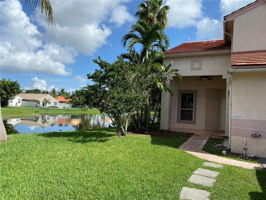 19199 NW 19th Street, Pembroke Pines, FL 33029 — photo 2 of 34
