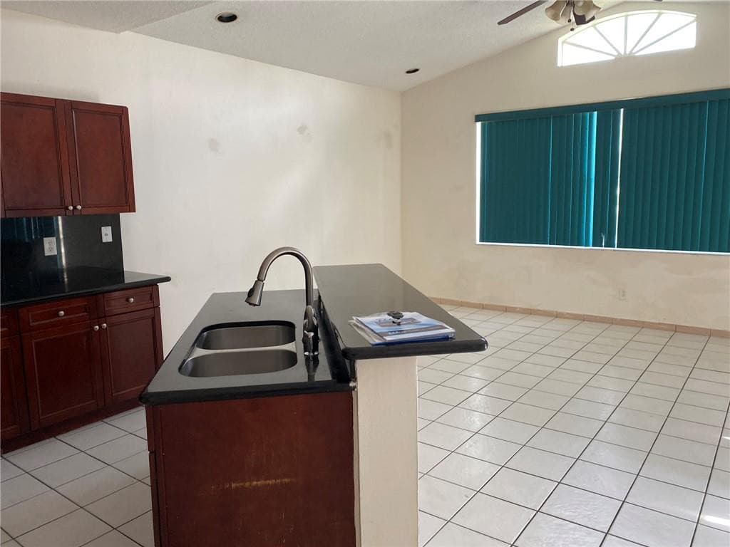 19199 NW 19th Street, Pembroke Pines, FL 33029 — photo 9 of 34