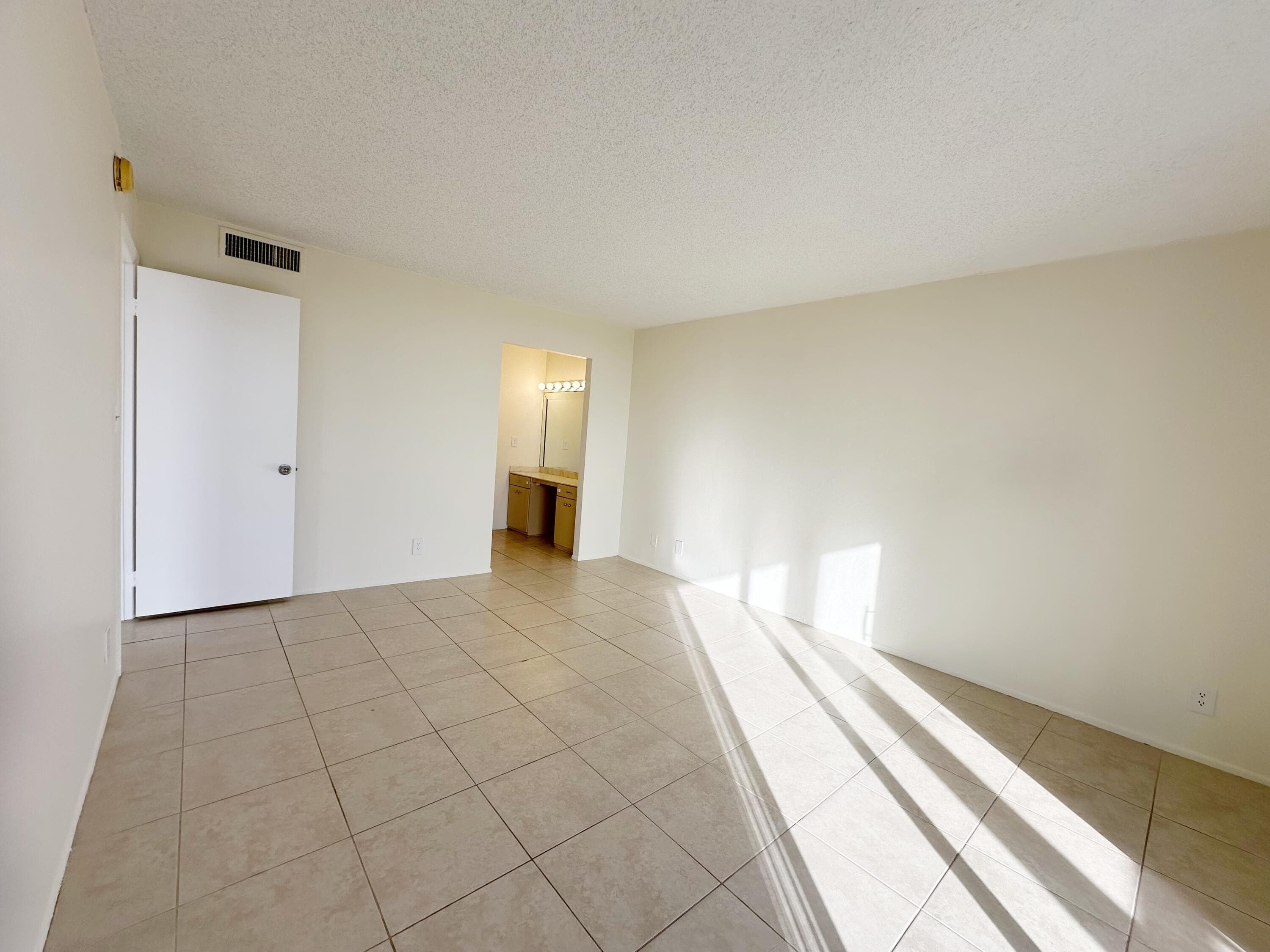 5301 NW 2nd Avenue 401, Boca Raton, FL 33487 — photo 16 of 34
