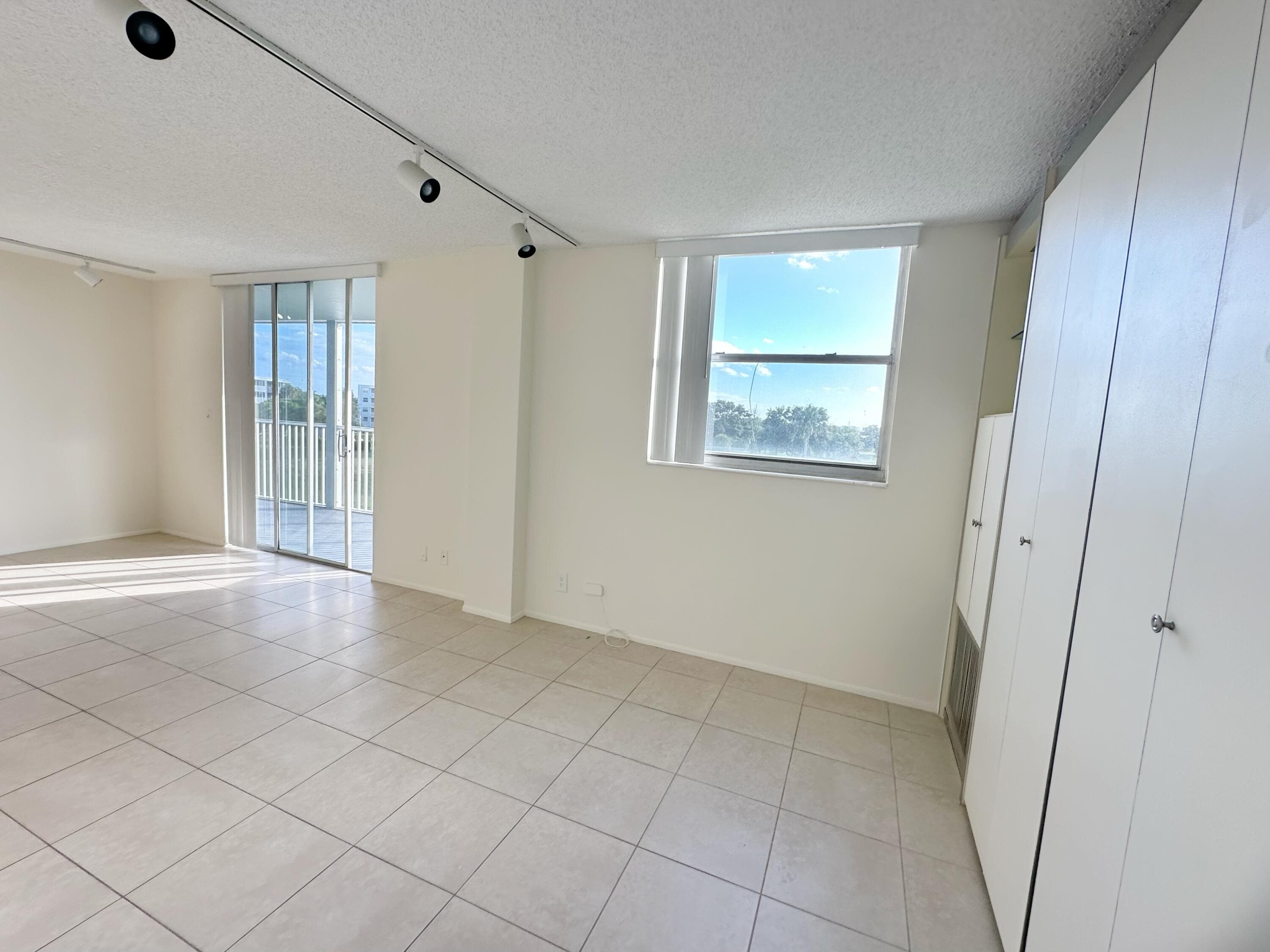 5301 NW 2nd Avenue 401, Boca Raton, FL 33487 — photo 15 of 34