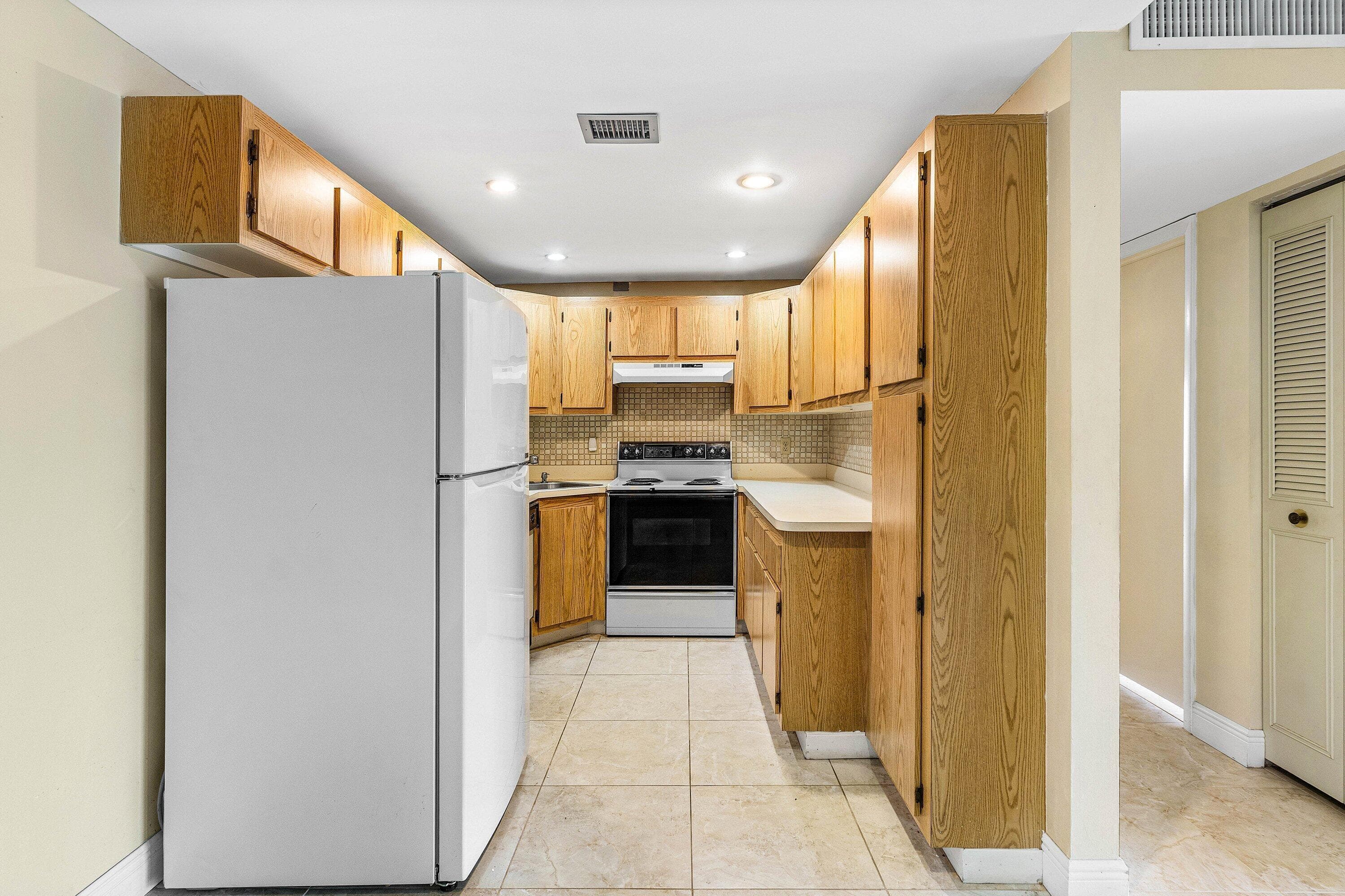 826 Sky Pine Way D1, Greenacres, FL 33415 — photo 8 of 27