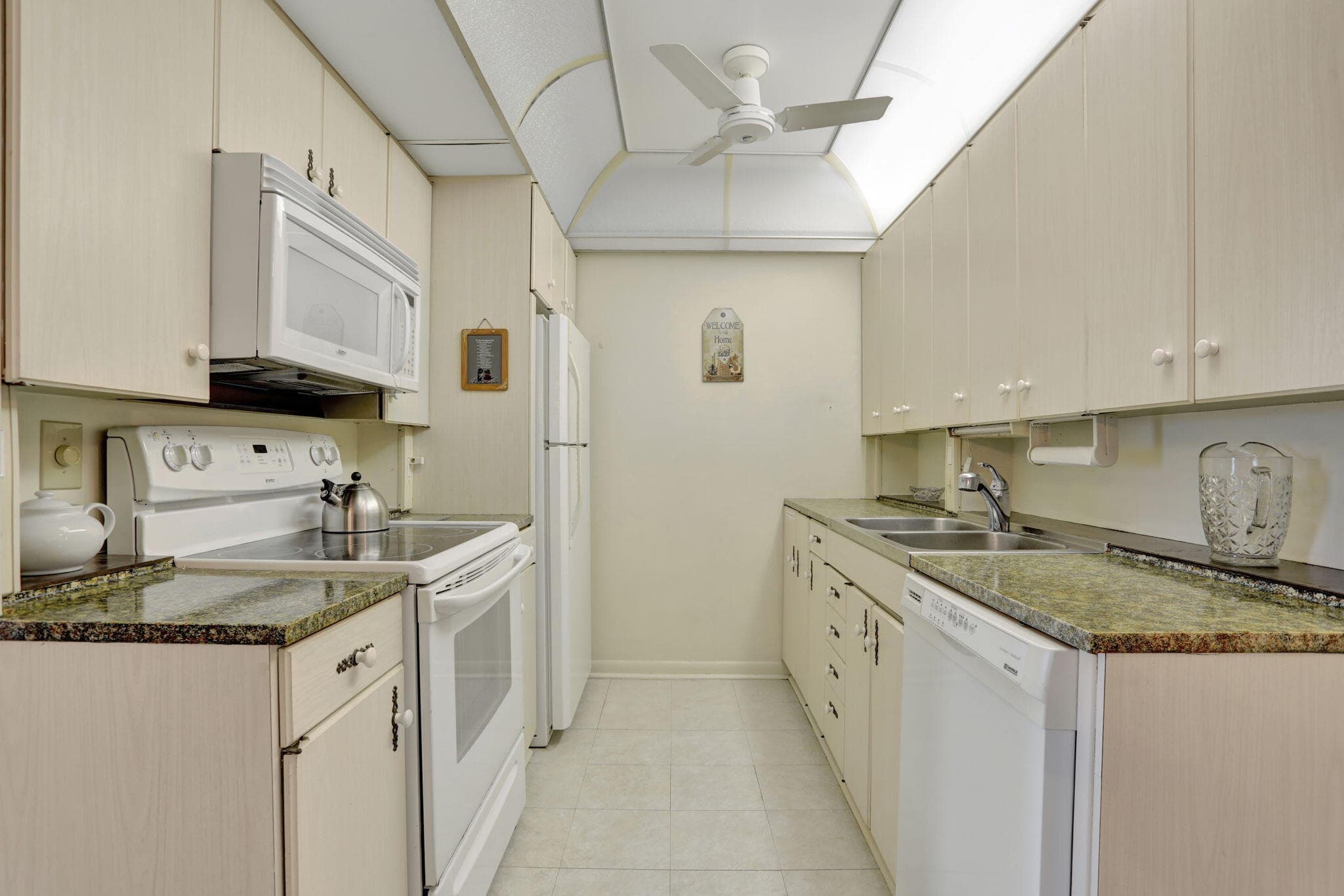432 Grantham B, Deerfield Beach, FL 33442 — photo 12 of 84