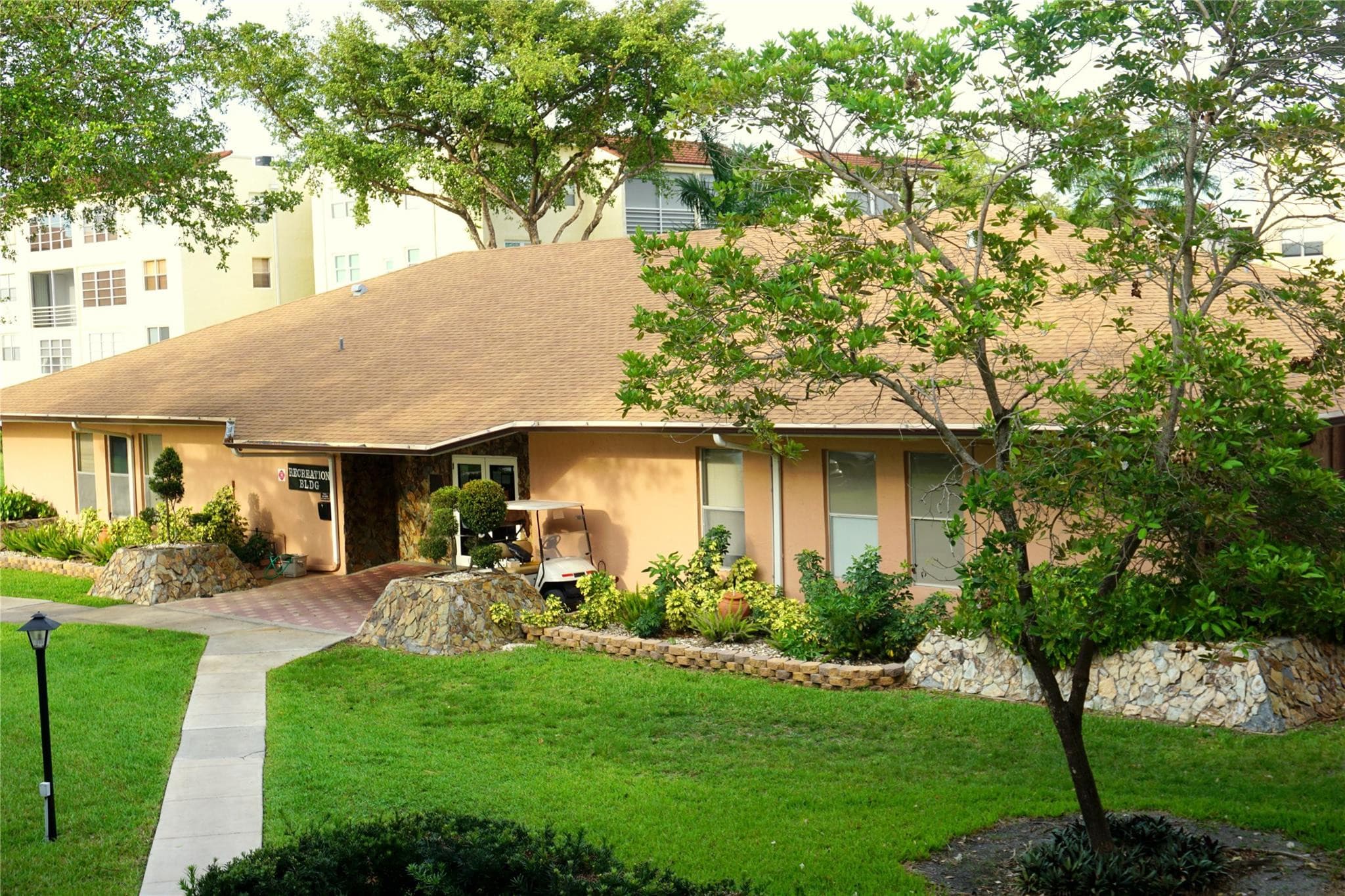 2851 Somerset Drive 103, Lauderdale Lakes, FL 33311 — photo 46 of 48