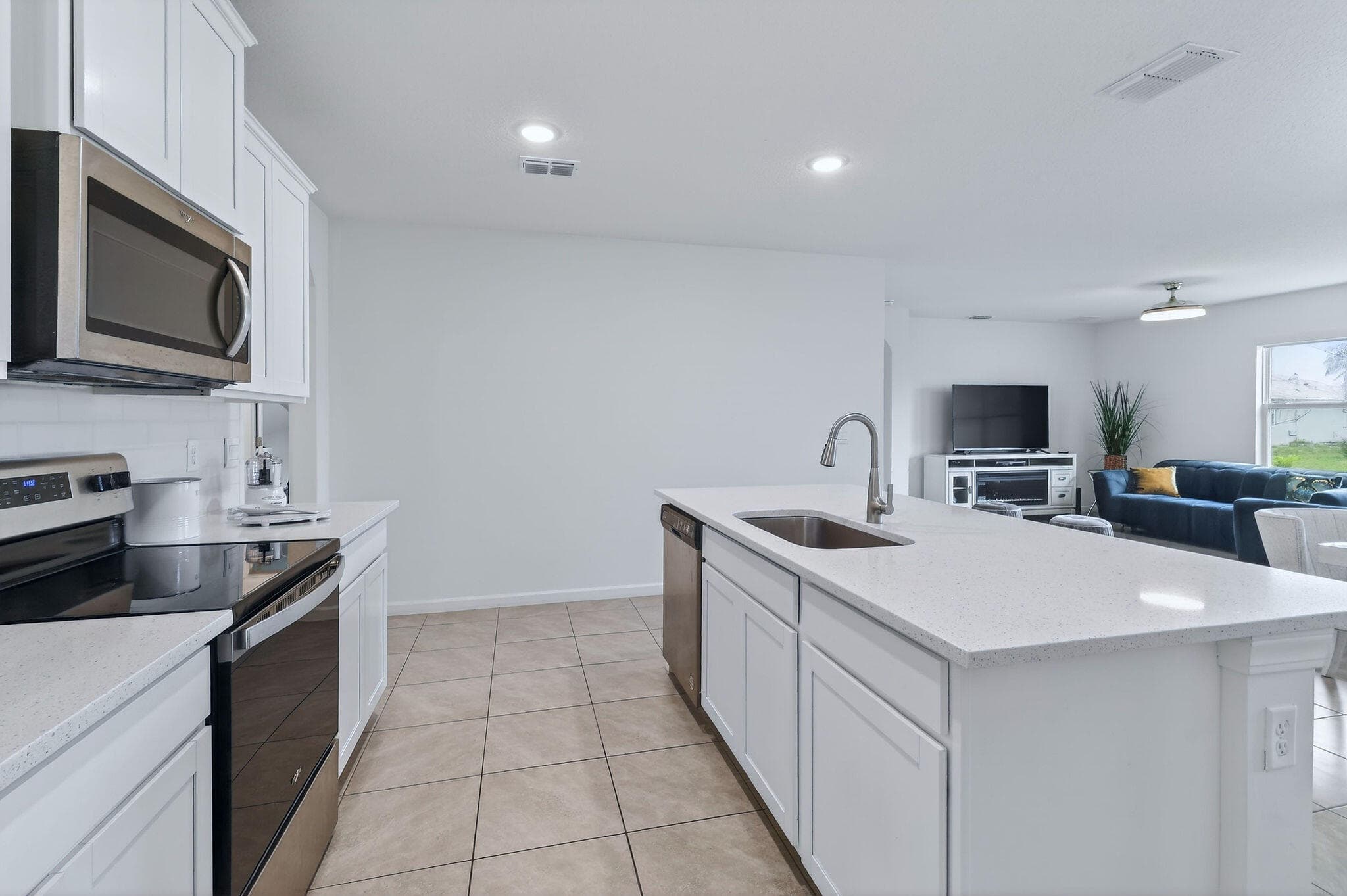 1043 SW California Boulevard, Port St. Lucie, FL 34953 — photo 11 of 44