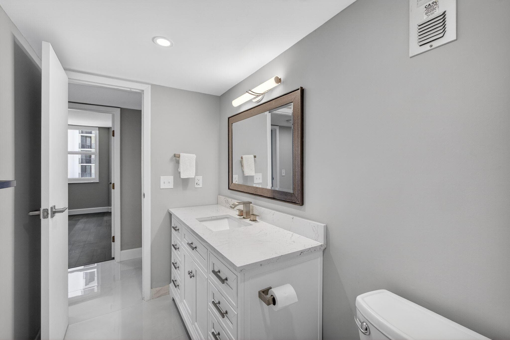5440 N Ocean Drive 807, Singer Island, FL 33404 — photo 27 of 62