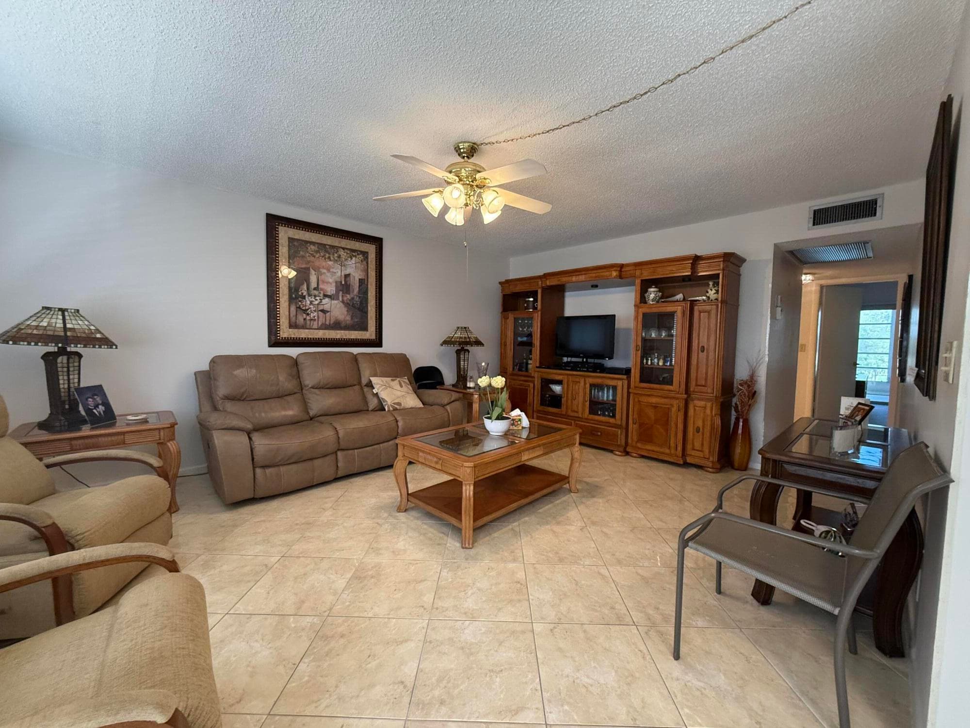 4021 Farnham 4021, Deerfield Beach, FL 33442 — photo 2 of 10