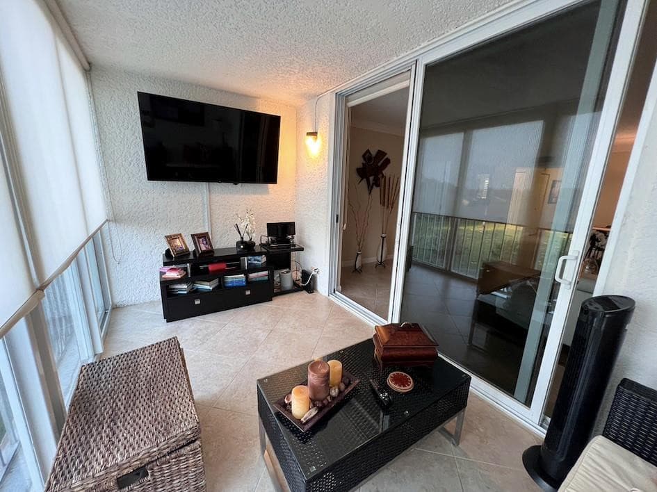 4550 NW 18th Avenue 506, Deerfield Beach, FL 33064 — photo 2 of 34