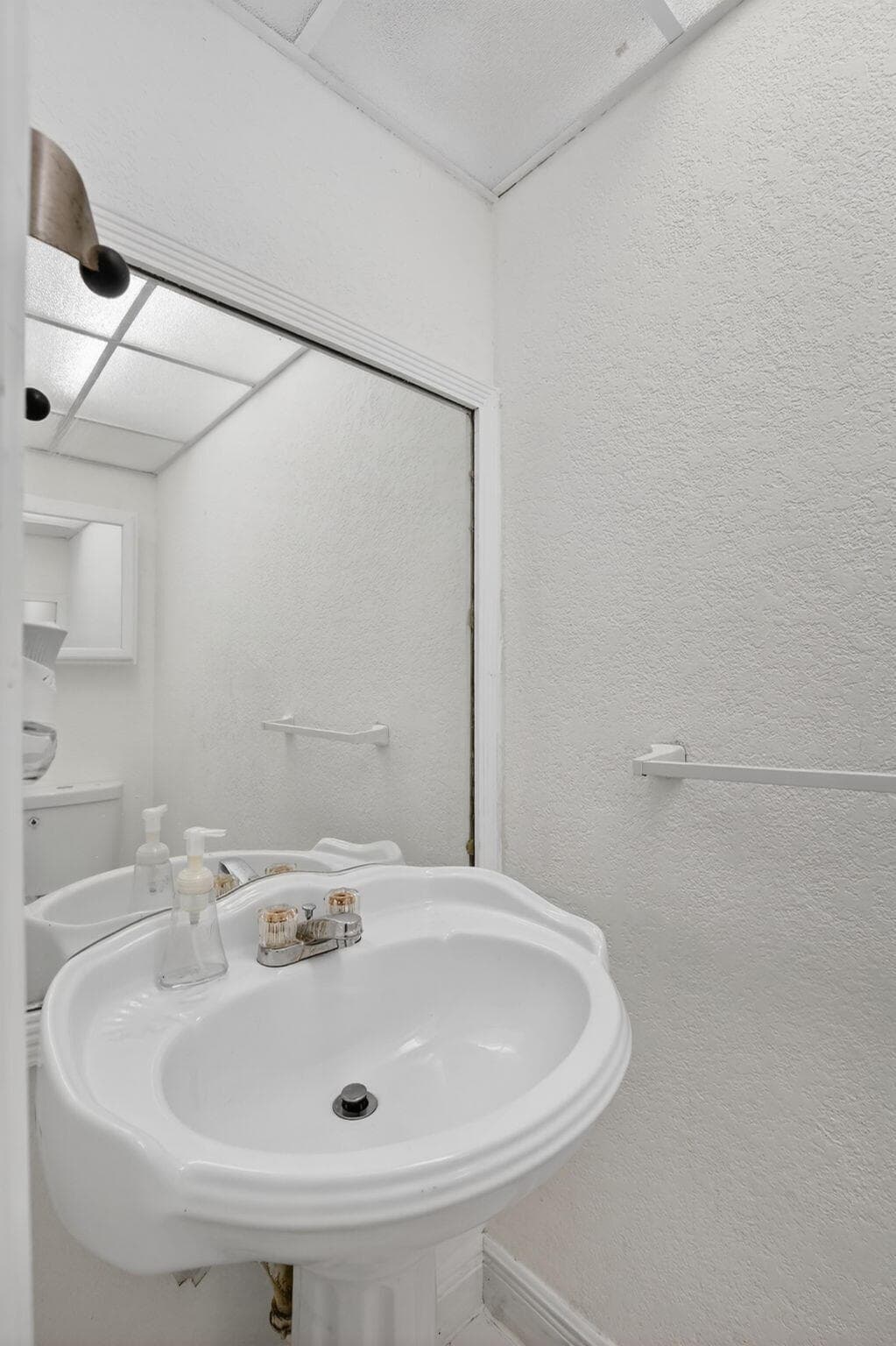 11556 NW 1st Street, Plantation, FL 33325 — photo 4 of 29