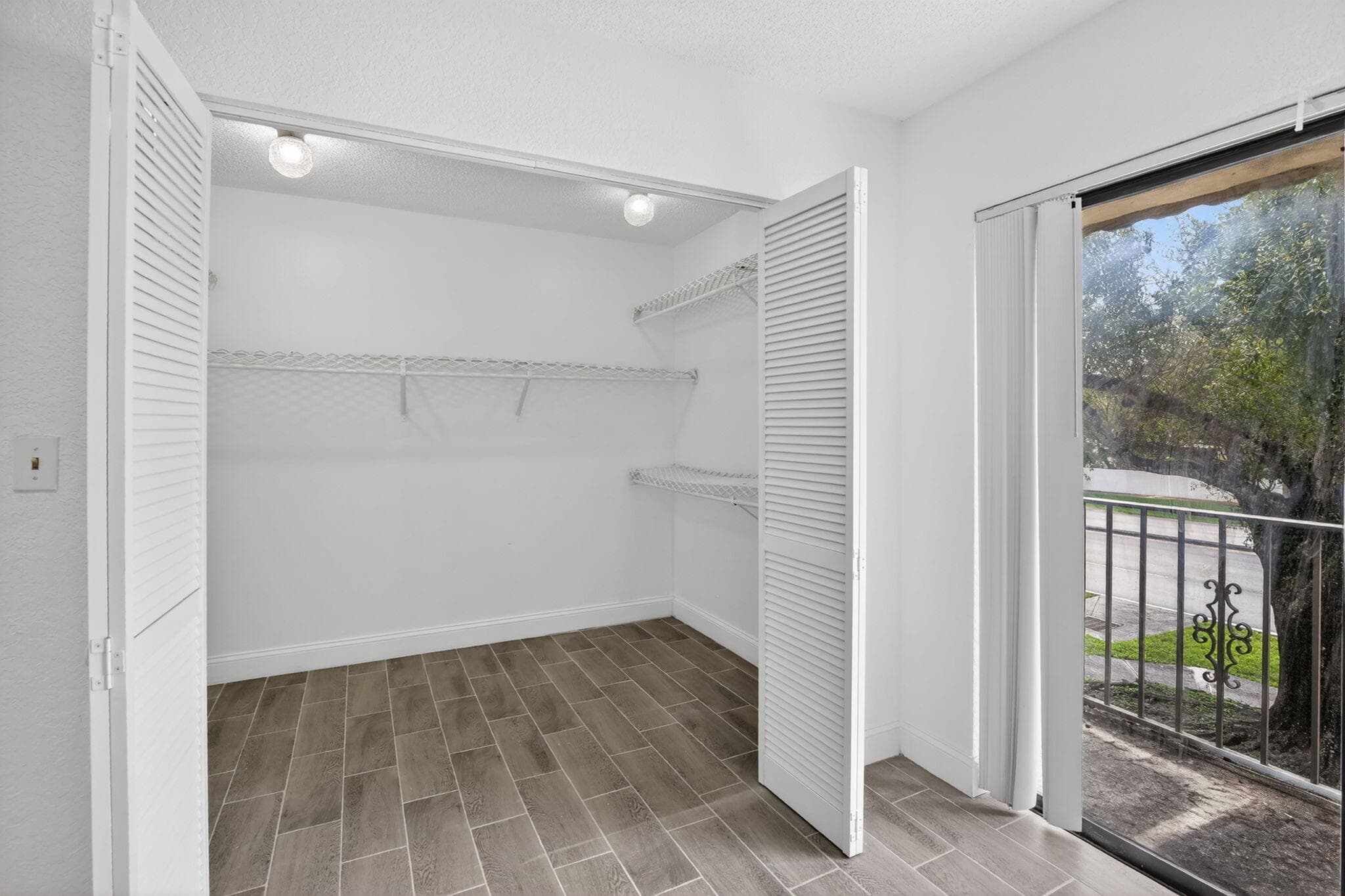11556 NW 1st Street, Plantation, FL 33325 — photo 14 of 29