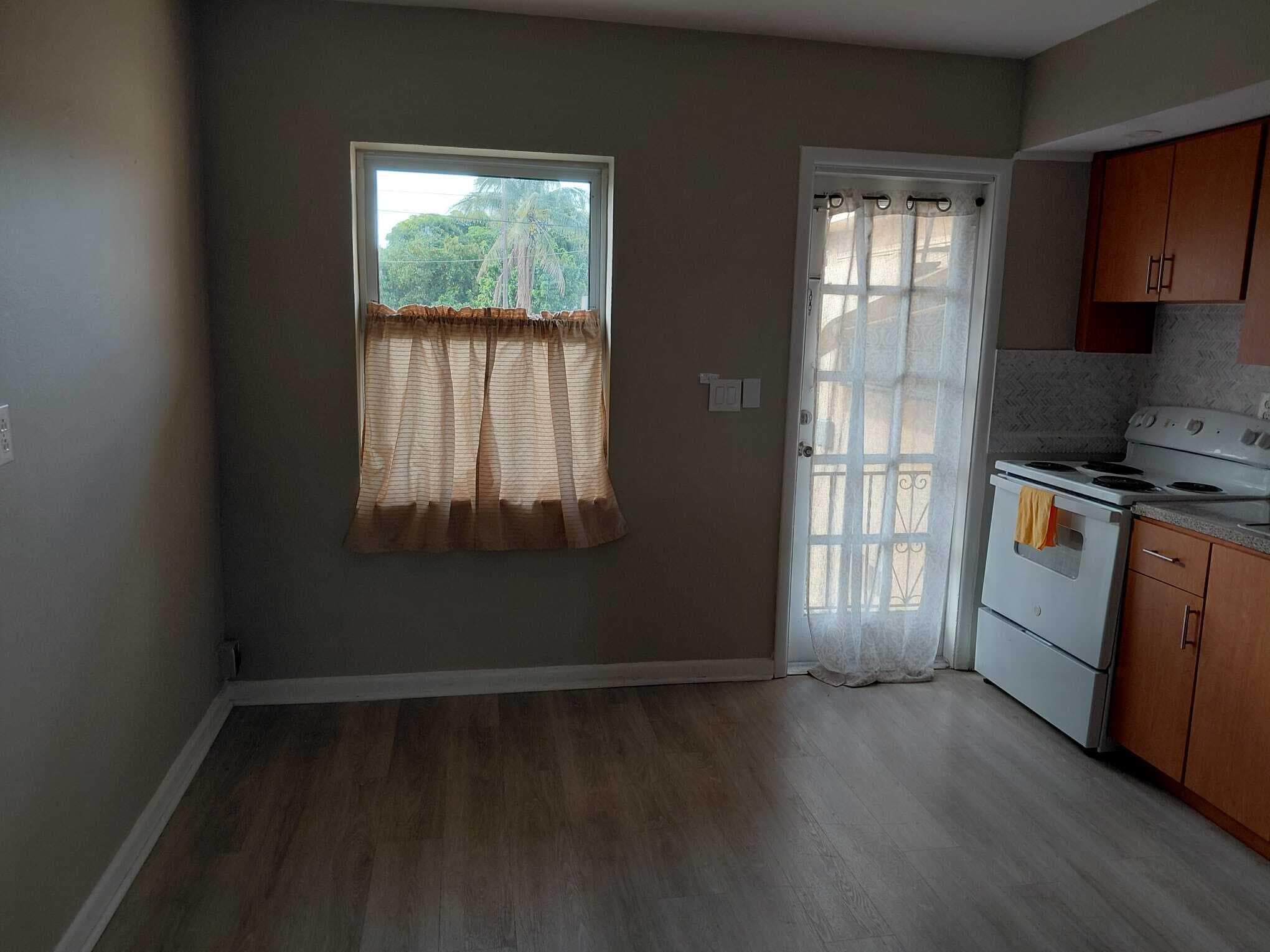 5749-5753 Grant Street, Hollywood, FL 33021 — photo 7 of 16