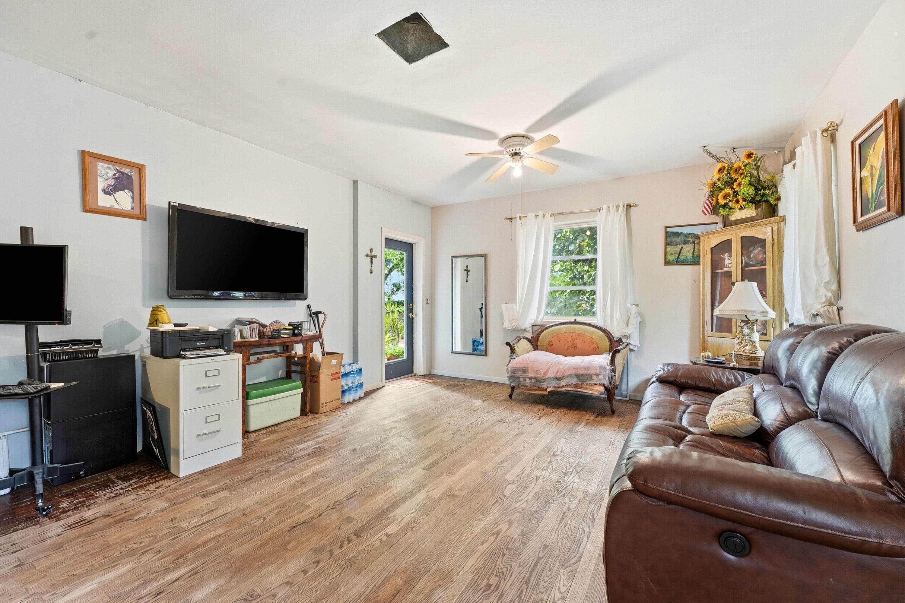 515 Biscayne Drive, West Palm Beach, FL 33401 — photo 3 of 32