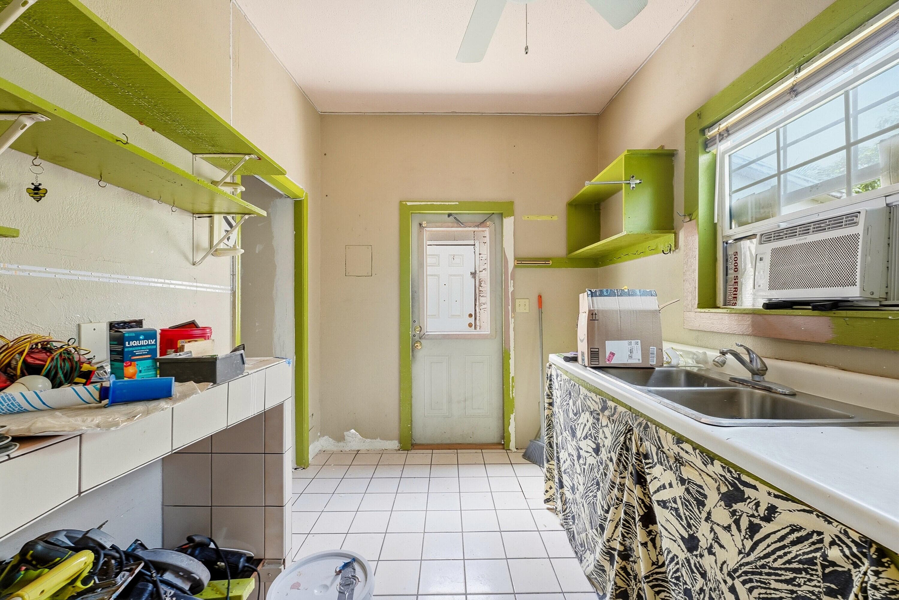 515 Biscayne Drive, West Palm Beach, FL 33401 — photo 15 of 32