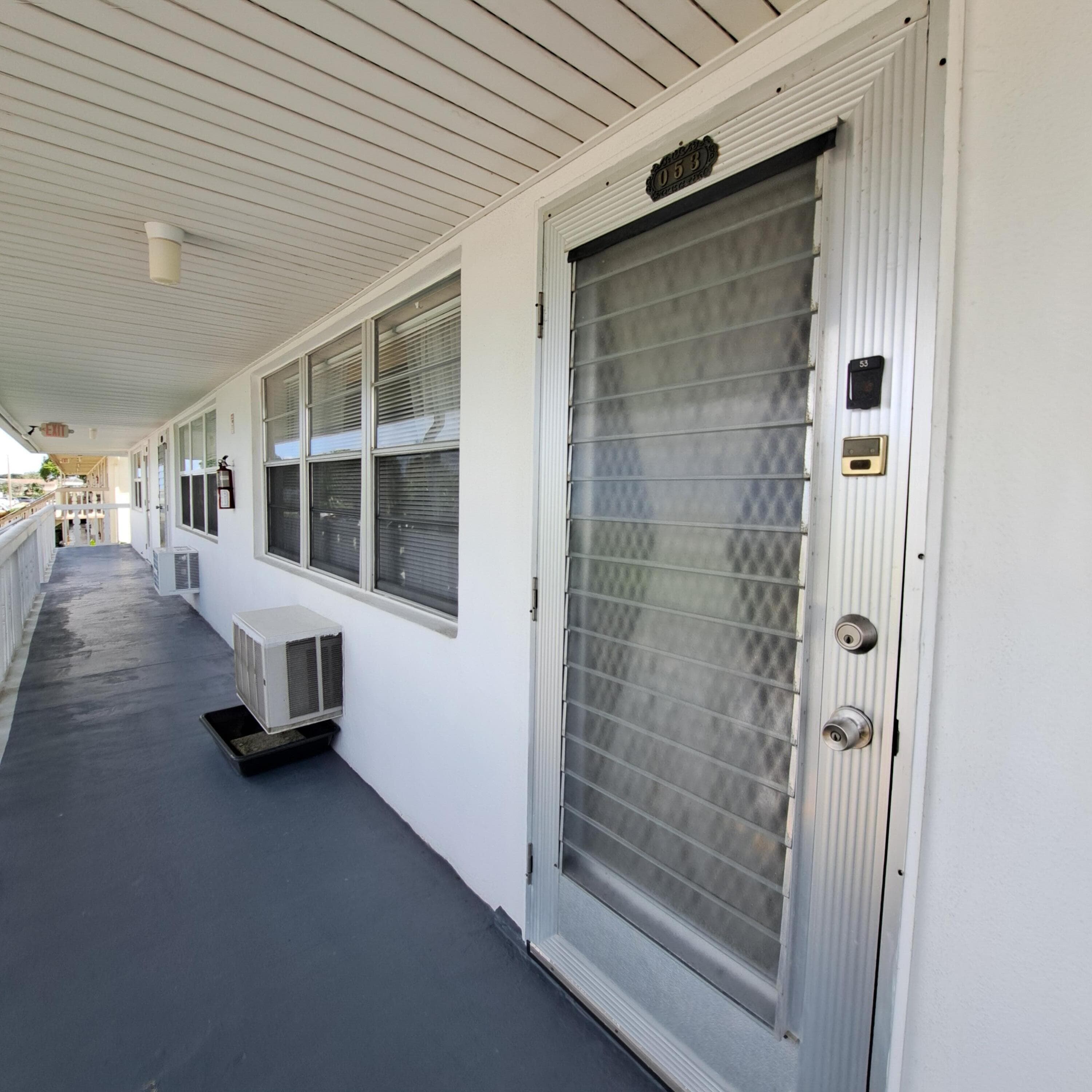 53 Northampton C, West Palm Beach, FL 33417 — photo 2 of 31
