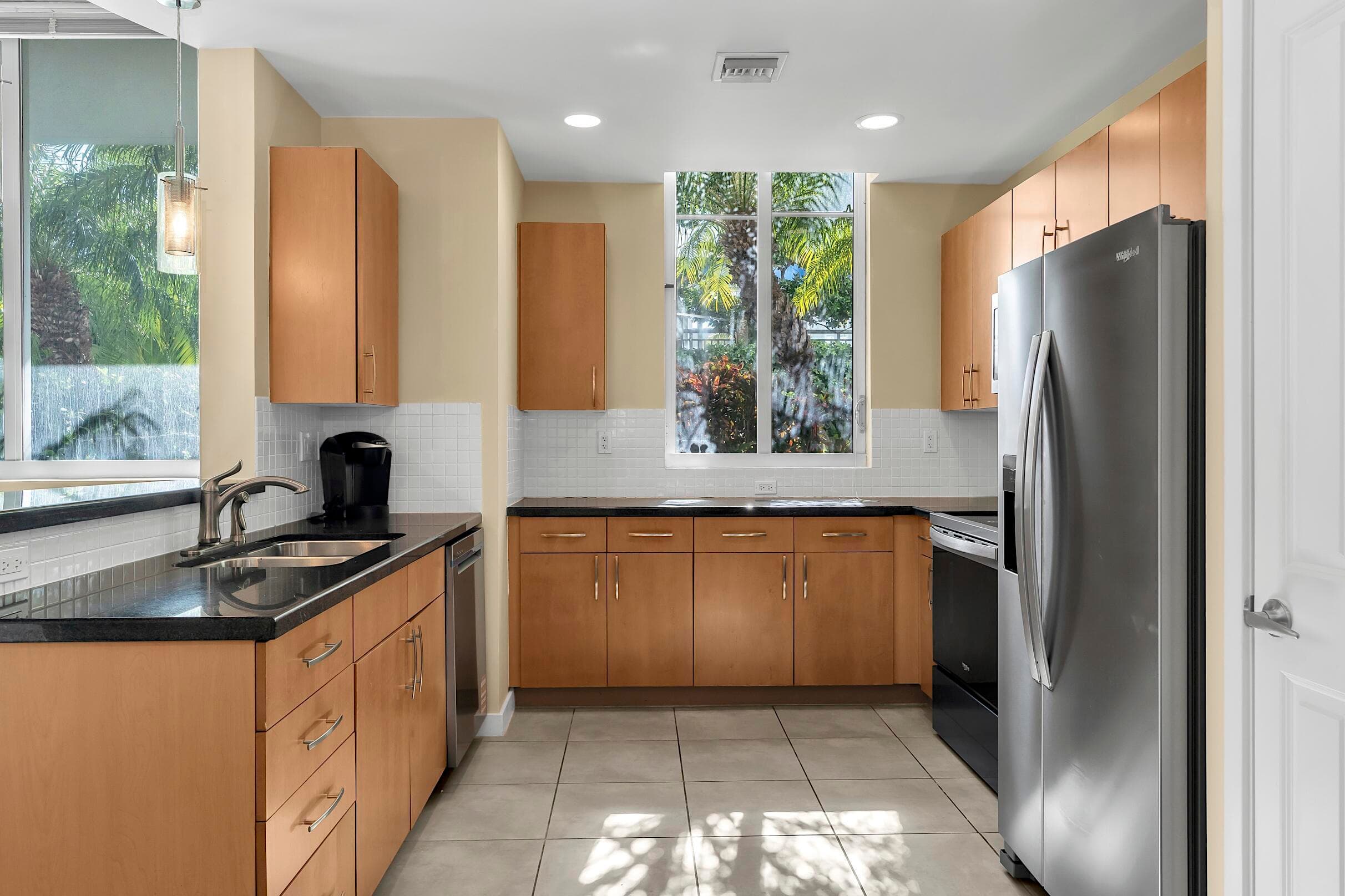 300 S Australian Avenue 618, West Palm Beach, FL 33401 — photo 10 of 70