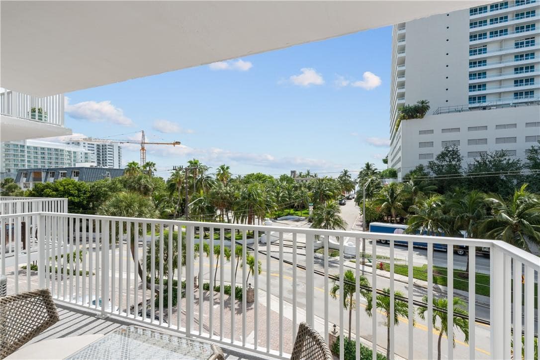 95 N Birch Road 405, Fort Lauderdale, FL 33304 — photo 9 of 34